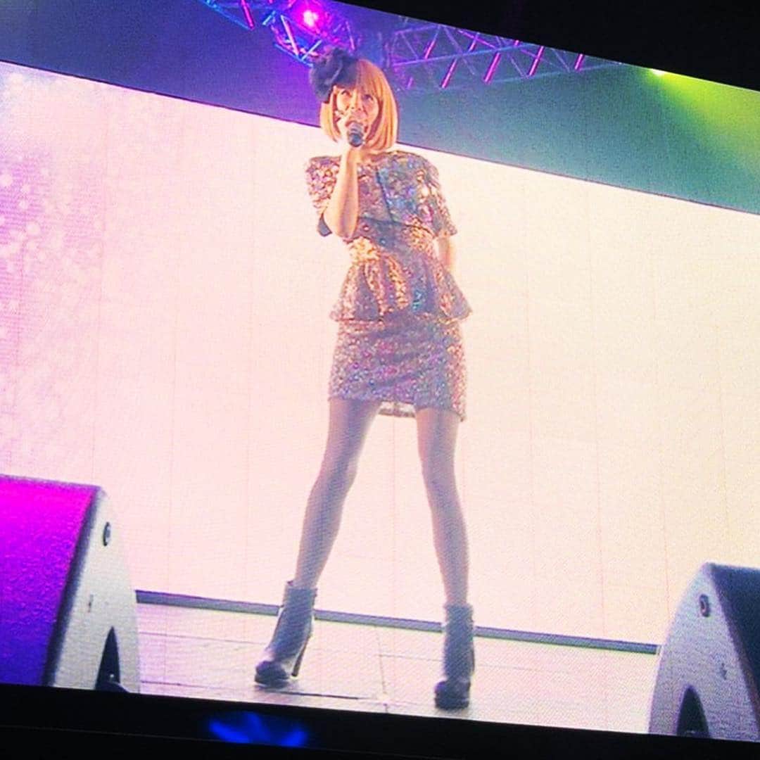 こしじまとしこのインスタグラム：「#CDJ1819  パンチラ反省 見えてもいいやつだけど。 ご気分が悪くなられた方いらっしゃいませんか？ . . . . . . #CAPSULE #こしじまとしこ」