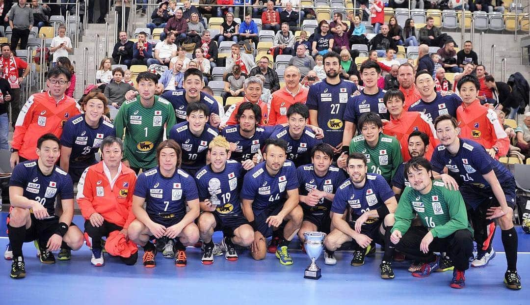 宮崎大輔さんのインスタグラム写真 - (宮崎大輔Instagram)「スイスに移動🇨🇭 #handball #ハンドボール #宮崎大輔 #bennu #teamjapan #japan」12月30日 16時25分 - daisuke7_official