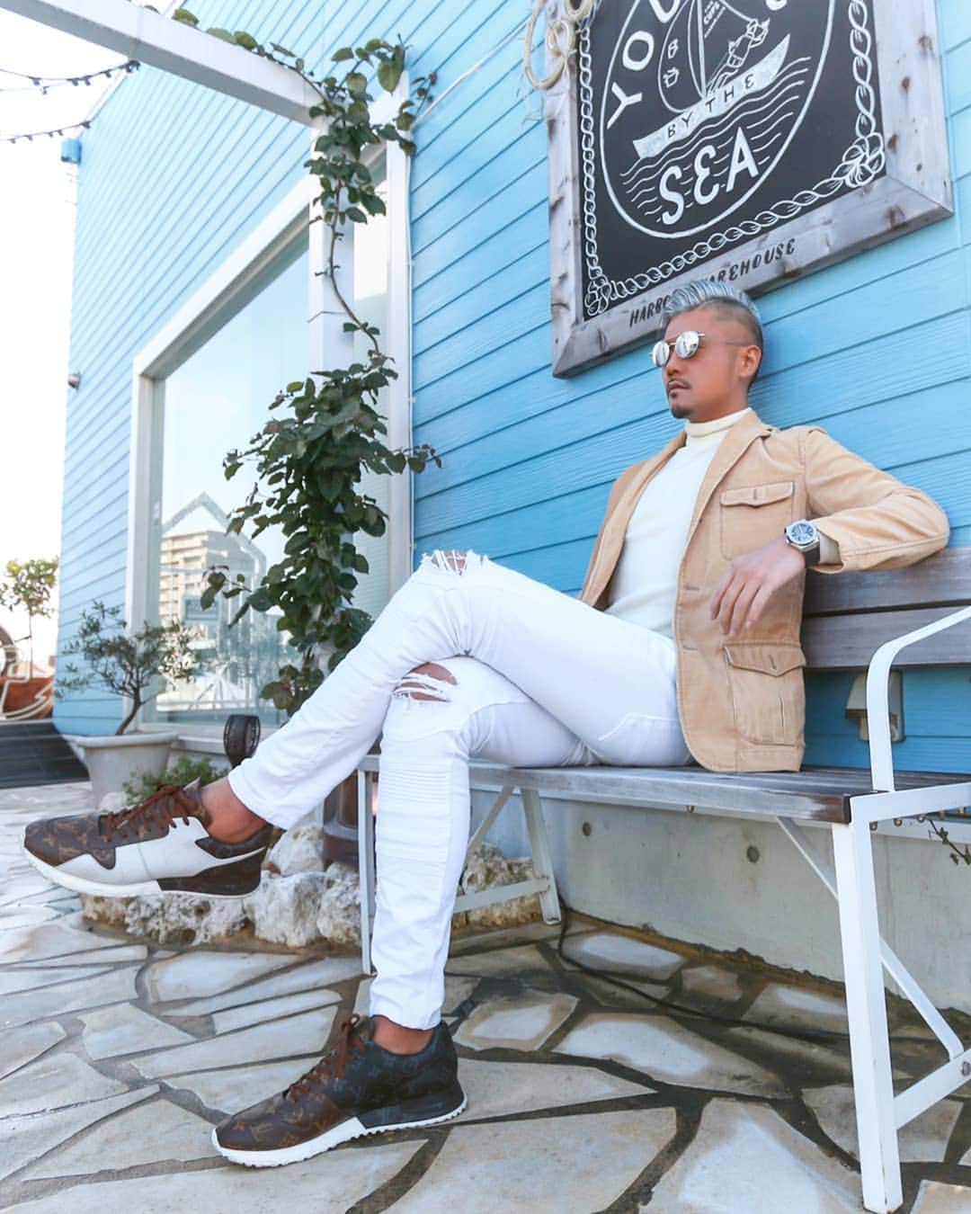 Naoki Kiriiのインスタグラム：「. ootd ベージュ ホワイト . #ootd」