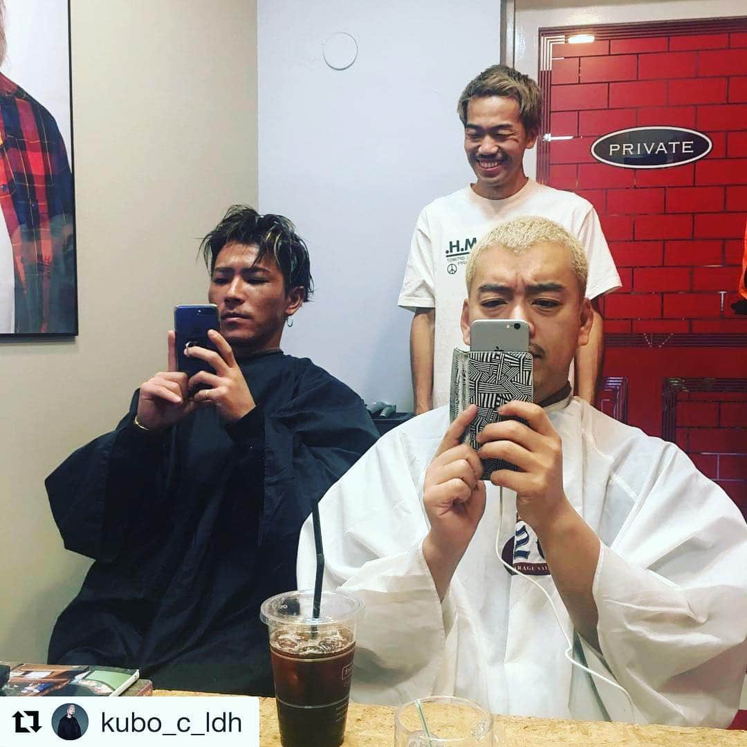 KAZUKIさんのインスタグラム写真 - (KAZUKIInstagram)「026納めはリーダーと👶🏾笑 #Repost @kubo_c_ldh with @get_repost ・・・ メンテナンスDAY‼️ カリ納め‼️ まさかの @di_kazuki_official と遭遇‼️ 一緒に撮る‼️ #安定のヨシオ @yoshio0922  いつもありがとう😊」12月30日 17時12分 - di_kazuki_official