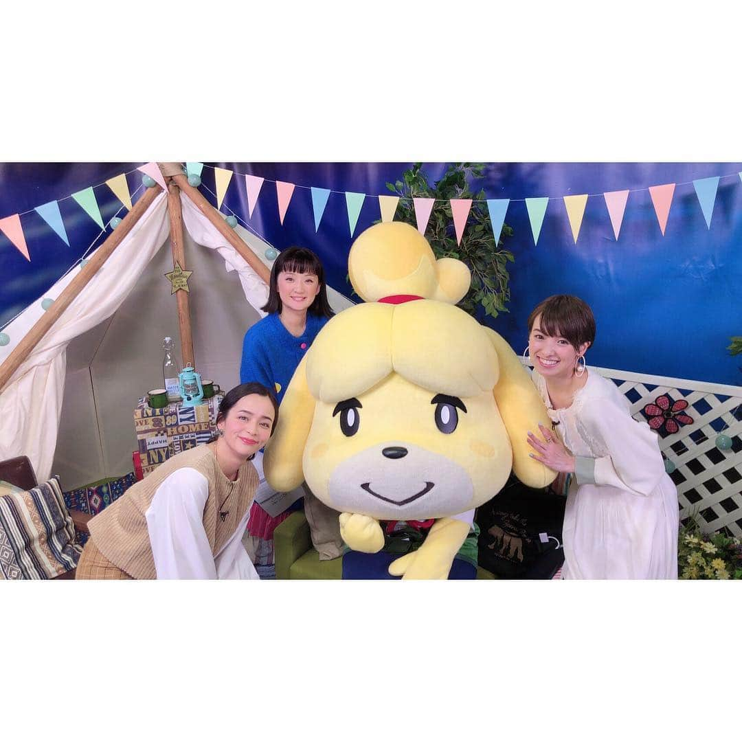 加藤ローサさんのインスタグラム写真 - (加藤ローサInstagram)「こんばんわ〜 ポケ森の生放送で仕事納めだったので、いまレコ大見ながらダラダラしています〜年末感。  写真はポケ森最終回と、2枚目3枚目は最終回の1つ前の回です。衣装は#dereklam で隣にいる少女は柴田あやなさんです。ポケ森の達人です。  #やり残した事ありすぎて #なにもしない」12月30日 18時05分 - kato_rosa_