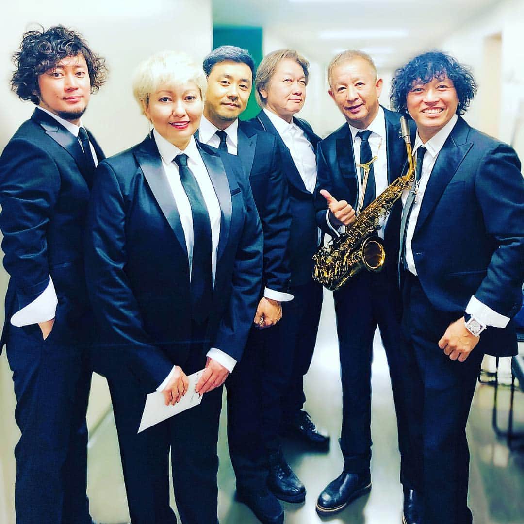 日野賢二のインスタグラム：「レコード大賞Misiaで頑張りまーす！I’ll be on TBS 60th Record Awards tonight with Misia Band!」