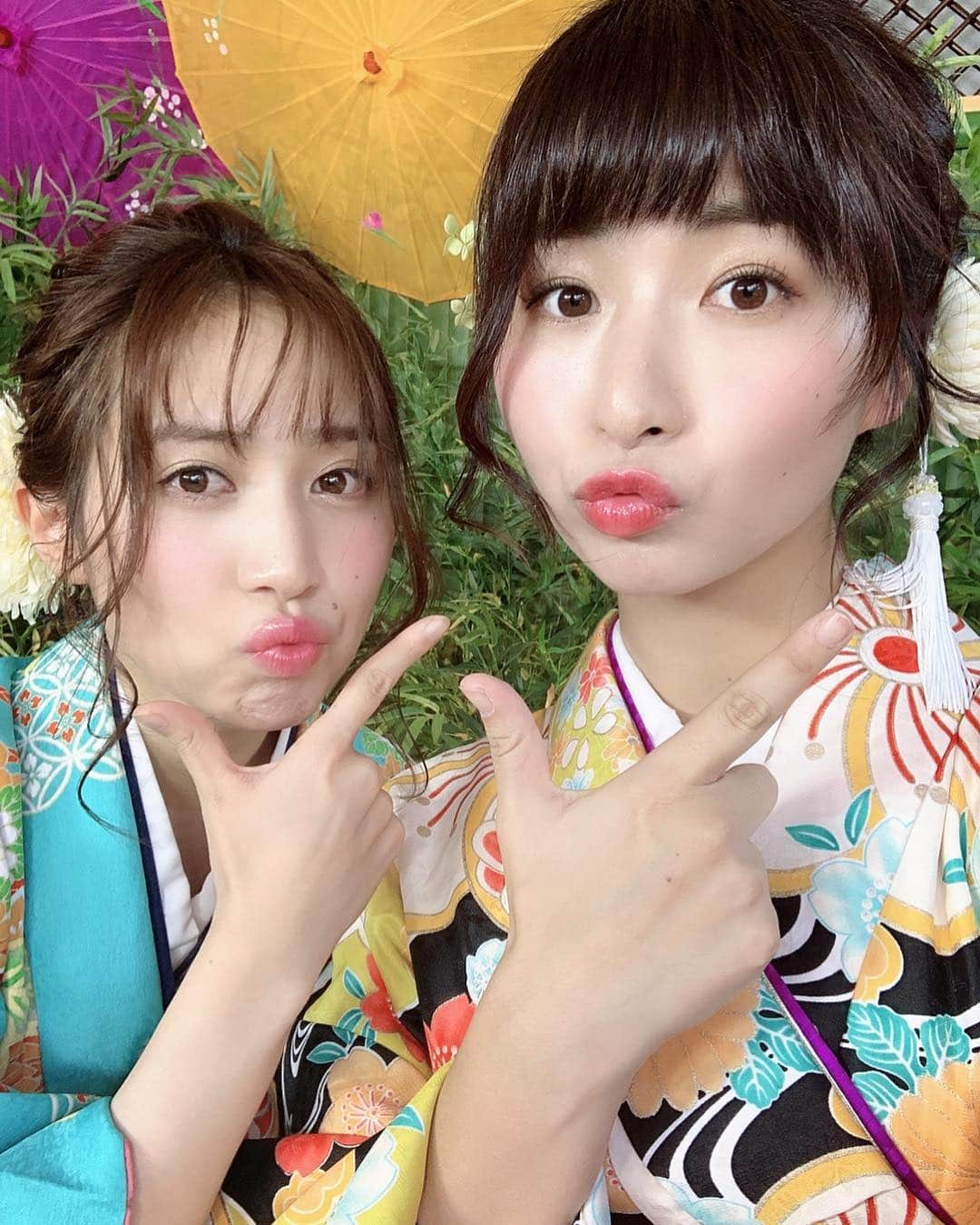 稲富菜穂さんのインスタグラム写真 - (稲富菜穂Instagram)「天童なこちゃんと去年と同じく、 netkeibaさんの新春収録でした📺！. . ずっと笑って苦しかった😂笑. 着物はなこちゃんが選んでくれたん😌💓. 2年連続なこちゃんと着れて嬉しかったなぁ🥰. . 去年よりワイワイしてる動画やと思いますが配信されたら是非観ていただきたいです🙇‍♂️🎶. . また告知します🙇‍♂️ 宜しくお願いします😌💓. . #新春 #早すぎる #クラシック予想  #netkeiba #競馬 #競馬女子 #収録 #着物 #嬉しいね #天童なこ #稲富菜穂」12月30日 18時57分 - inatomi74