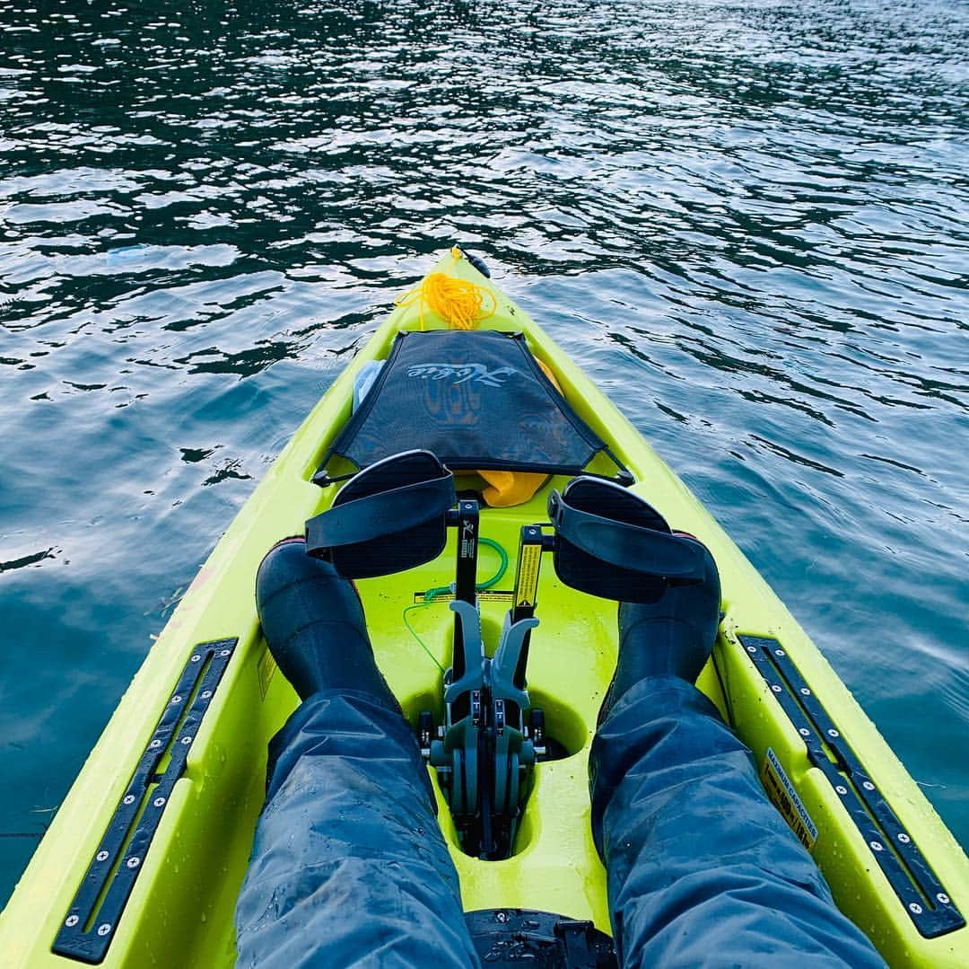 晴山由梨さんのインスタグラム写真 - (晴山由梨Instagram)「今年の釣り納めはカヤックフィッシング🚣‍♂️ 足こぎタイプで楽チンだった♩ . #神奈川県 #観音崎 #東京湾 #カヤック #カヤックフィッシング #足漕ぎカヤック #釣り #納竿 #釣り納め #今年最後 #turinews #晴山由梨 #fish #fishing #daiwa #lovefishing #fishgirl #fishinglife #fishingdaily #fishingtrip  #angler #kayak #fishingphotography  #sea」12月30日 19時09分 - hareyama_yuri