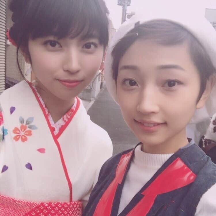 藤咲百恵のインスタグラム：「. 載せ忘れ大放出スペシャル2018💃🏻 振袖また着たい〜〜！！ . . #成人式 #はたち #振袖 #着物 #白 #ピンク #お気に入り #メイク #ヘア #ヘアアレンジ #姉妹 #妹 #2018 #日本」