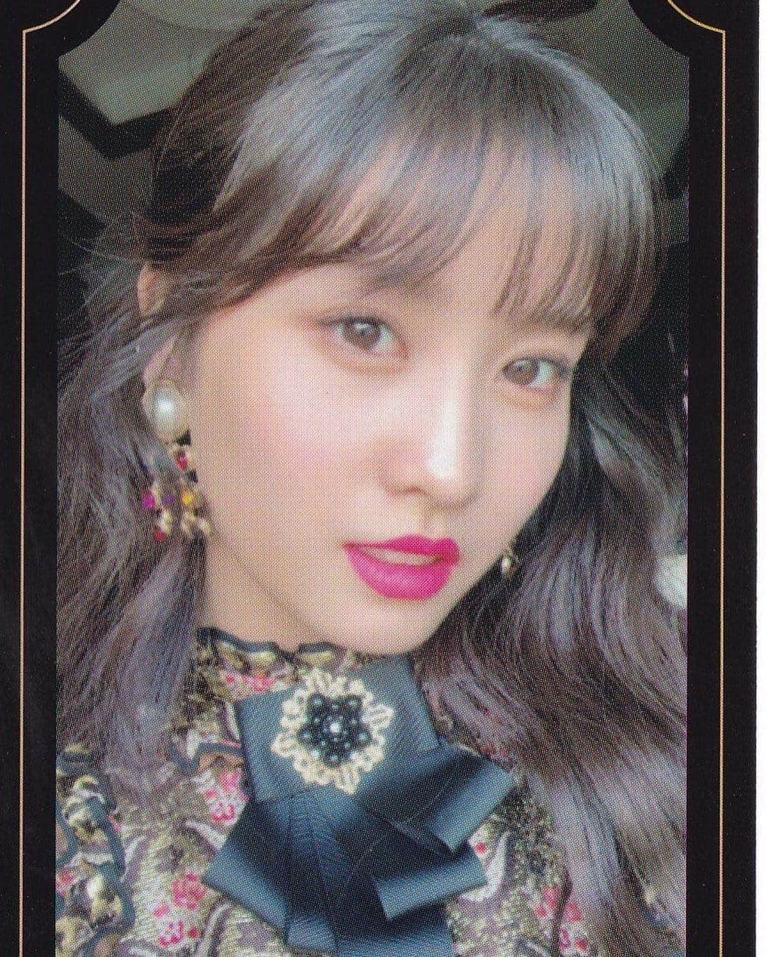 モモさんのインスタグラム写真 - (モモInstagram)「♡ [Scan] 181230 - “The Year Of Yes” Album Cards -  #MOMO #트와이스 #모모 #平井もも #もも #TWICE © ztothek」12月30日 19時46分 - momojype