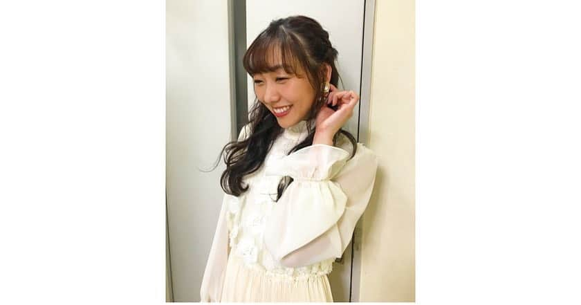 須田亜香里さんのインスタグラム写真 - (須田亜香里Instagram)「【芸能人モヤモヤ事件簿】ネット配信は1月8日まで https://tver.jp/episode/52763697 “とあるファンの方との関係”を掘り下げていただいたのですが、たまたま見た人が皆「泣いた！」と温かい感想をくださいます。それは私も。何度観ても泣く(笑) 私にとってはどのファンの方も違った形で平等に特別だから。 今回そんな素敵な映像を番組スタッフの小宮さんをはじめ、たくさんの方が長い時間をかけて頑張ってくださったこと、本当に感謝してもし切れません。 実は小宮さん、2年前に少しスカッとジャパンでお世話になっていた方でした！ またこうして違った形でご一緒出来たこと、とても嬉しかったです！ ぜひ、配信観てね。  #フジテレビ #モヤモヤ事件簿 #tver #この画像スタッフさんの手書きのホワイトボード #凄過ぎ」12月30日 20時21分 - akarisuda