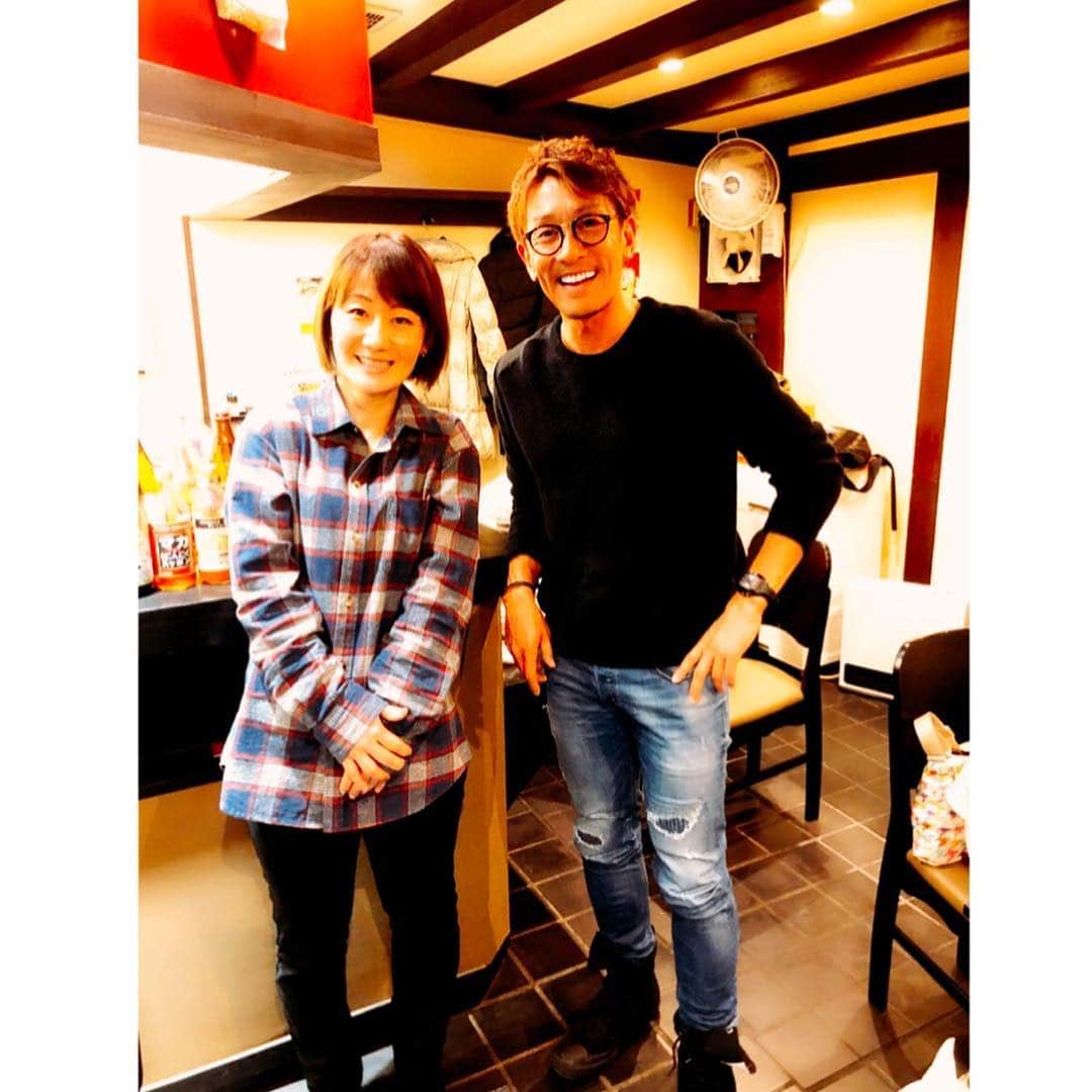 佐野優子のインスタグラム：「. 西村さんとは京都繋がりでもあり、 2人の恩師が橋本先生夫婦💏 . こんな貴重な集まりに参加出来て嬉しい以外に何もない🤗 . バレー熱をものすごく感じた会だったな😆🏐✨ . #京都 #バレーボール」