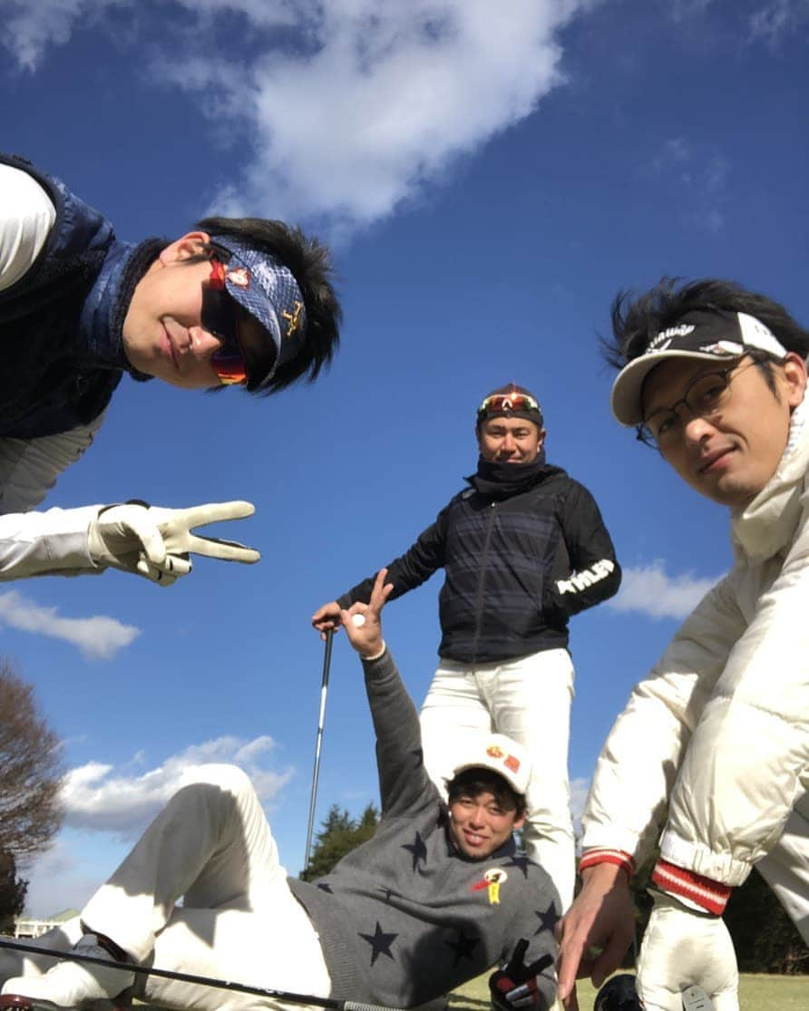 高梨雄平さんのインスタグラム写真 - (高梨雄平Instagram)「今日は高校野球部のゴルフでした〜  あまりにも寒かった！！！！ #伸びしろ」12月31日 0時23分 - yuheitakanashi