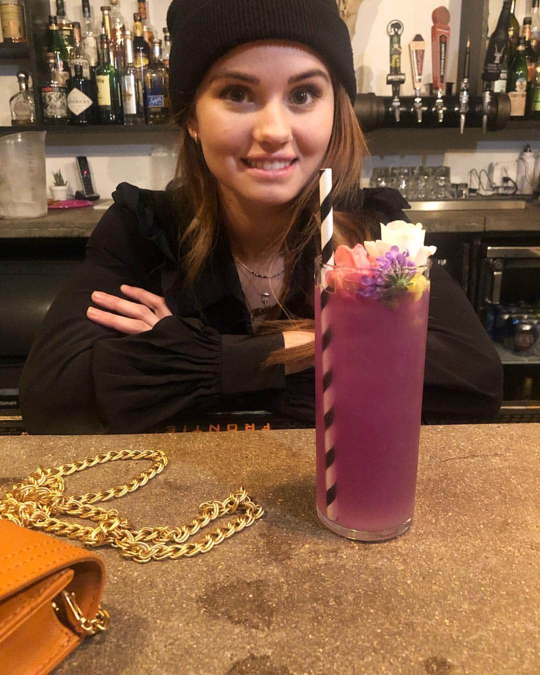 デビー・ライアンのインスタグラム：「no maybe YOU don’t have a backup plan. I however have learned to craft artisanal beverages garnished with edible flowers for holiday parties and special events. serious inquiries only」
