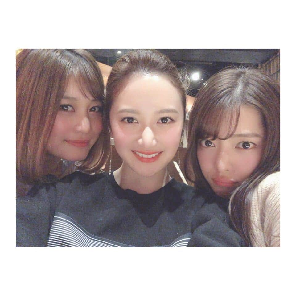 葉月ゆめさんのインスタグラム写真 - (葉月ゆめInstagram)「今年最後のグルメ会 🍴🍖 楽しかったね、美味しかったね。 いつもありがとう 🥰♡♡ #グルメ会 #橘花凛 #寺田安裕香 #グラビア #instalike #followme」12月31日 3時53分 - yume_hazuki