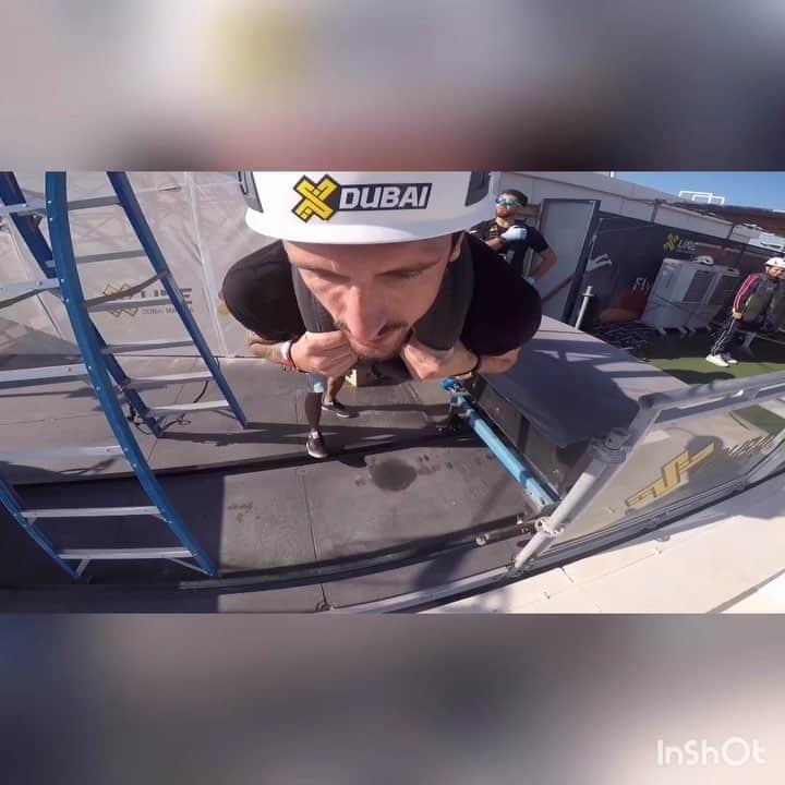 ステファン・サヴィッチのインスタグラム：「🐥」