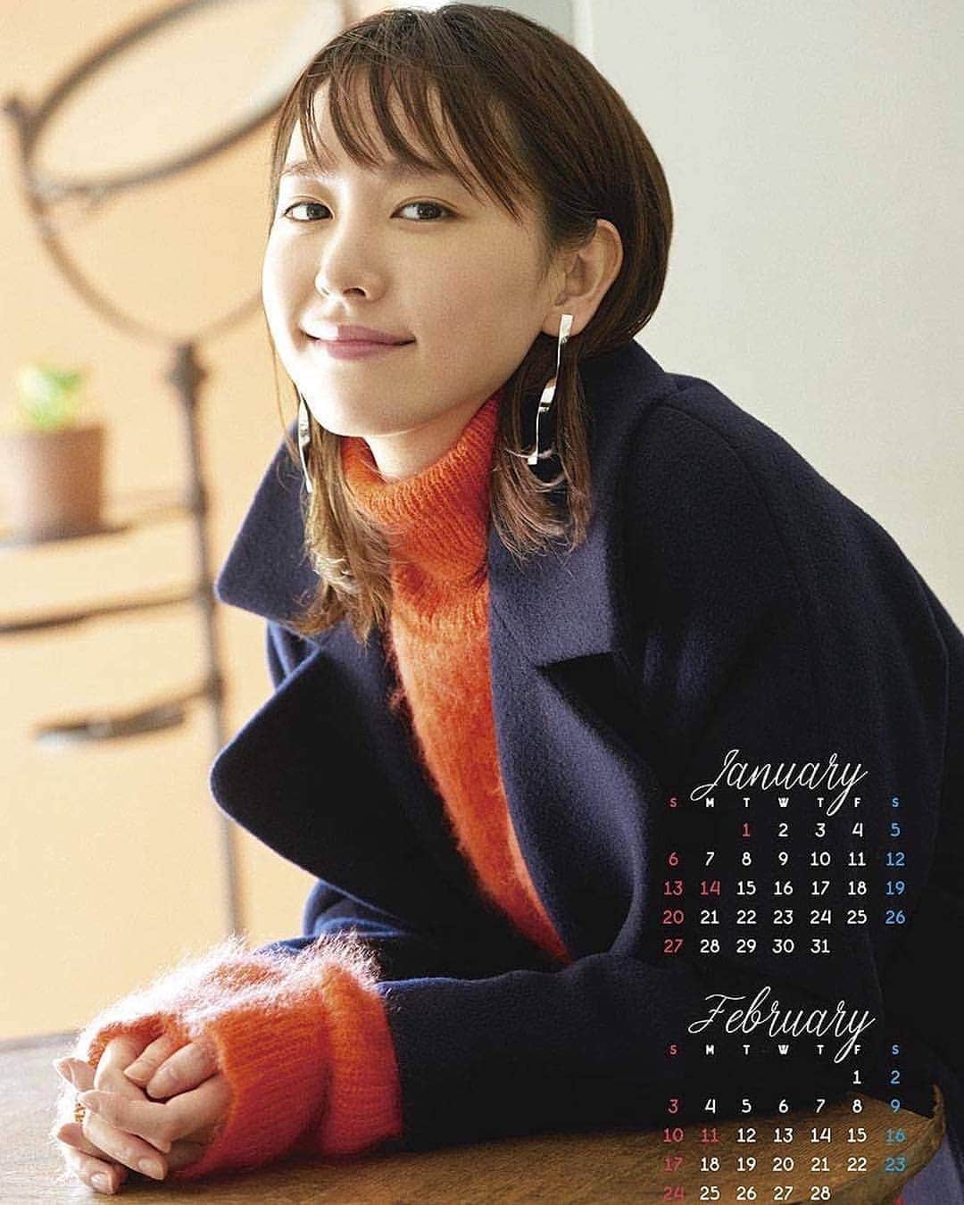 のインスタグラム：「・ 【2019 新垣結衣 カレンダー】 ・ #新垣結衣  #ガッキー  #aragakiyui  #gakki  #2019  #カレンダー」