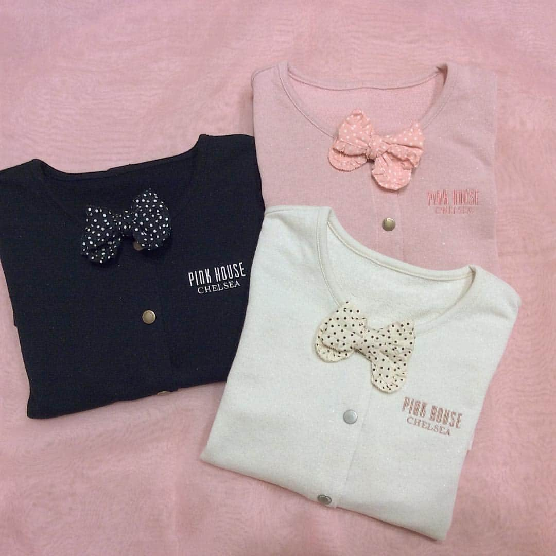 PINKHOUSE CHELSEAのインスタグラム：「💐 ラメ裏起毛スナップボタンカーディガン🌷💗🎀 col:Pink.White.Black size:S.M price:¥16,000+tax . . . #pinkhousechelsea  #pinkhouse #ピンクハウス #ピンクハウスチェルシー #カーディガン #カットソー #スナップボタン #ラメ #裏起毛 #新作 #newarrivals #kawaii #ribbon #fashion #girly #code #casual #ootd #outfit #pink」