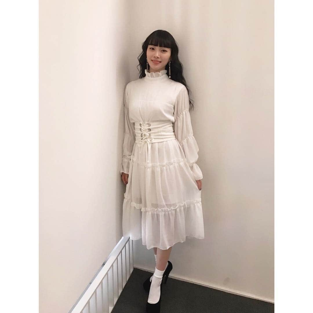 江田友莉亜さんのインスタグラム写真 - (江田友莉亜Instagram)「今年もたくさんの応援 ありがとうございました♥︎‼︎ 2018年は素敵な出会いがたくさんあり 充実した1年になりました。  皆さんいつも、コメントやメッセージ ありがとうございます🙌🏻 全て読ませて頂いてます。 本当に嬉しいです！ありがたい！感謝！  ストーリーに思い出写真載せましたので よかったら見てね！  そして皆さま、良いお年を🥰♥」12月31日 14時10分 - edayuri_official