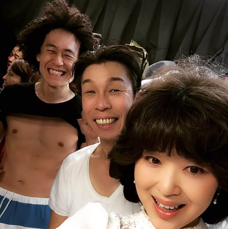 ゴンのインスタグラム：「キサラ感謝祭2018 80S年代の聖子ちゃんに似てるって凄いな！^_^  #まねだ聖子  #セニョール玉置  #ビックスモールンゴン  #パーソナルジム  #B3FIT新宿店（ビースリーフィット） #若くいられるのは筋トレのおかげかも #同じジムに通ってます #来年からまだまだ増える予定！」
