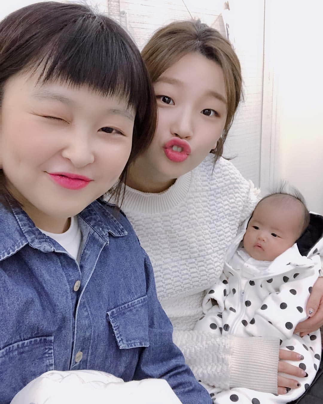 パク・ソダムさんのインスタグラム写真 - (パク・ソダムInstagram)「고생많았져 언니도 형부도 하은이두💛」12月31日 15時43分 - imsodamm