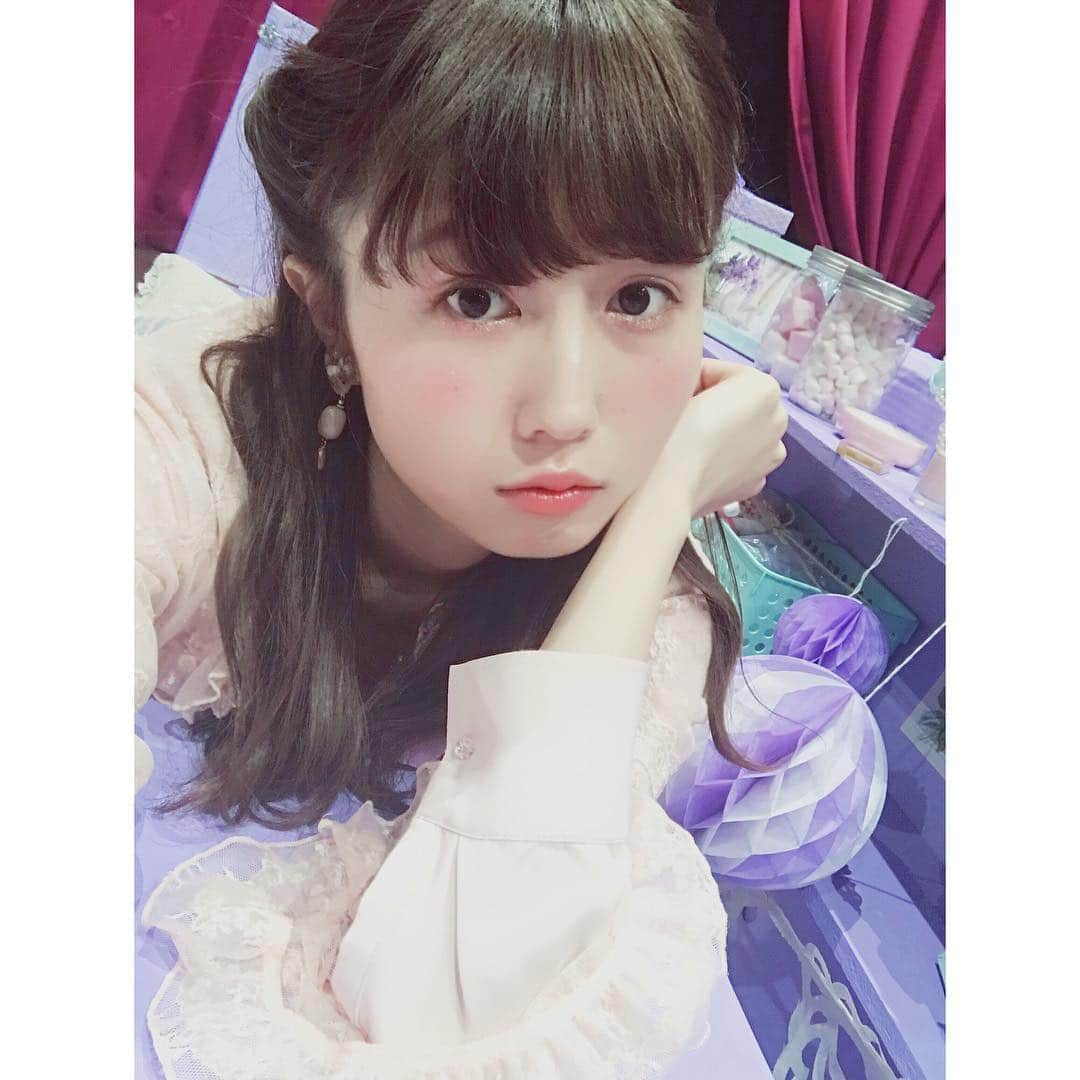 増澤璃凜子さんのインスタグラム写真 - (増澤璃凜子Instagram)「2018年も終わりなので  #自撮り供養 なるものを、、 他撮りの方が多いけど（笑） . press blogに今年のことを振り返りました🐶 プロフィールやストーリーから 飛べるので絶対みてね！！ 伝えたいこと全部そこに書いたので！！！！ 本当に愛溢れる最高の一年でした♡ 感謝の気持ちで一杯です。 本当にありがとうございました。 . 良いお年をお迎えください🥳  #2018年振り返り #2018 #増澤璃凜子 #リリコマスザワ #シンデレラバスト #薄顔でもかわいくなれる #戌年 #年女最高でした #愛」12月31日 16時32分 - ririkomasuzawa