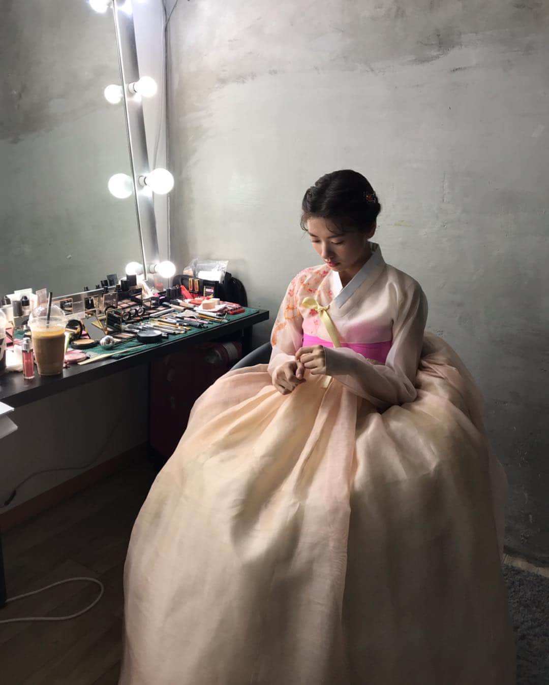 チョン・ソミンのインスタグラム：「모두모두 새해 복 많이 받으세요🙇🏼‍♀️」