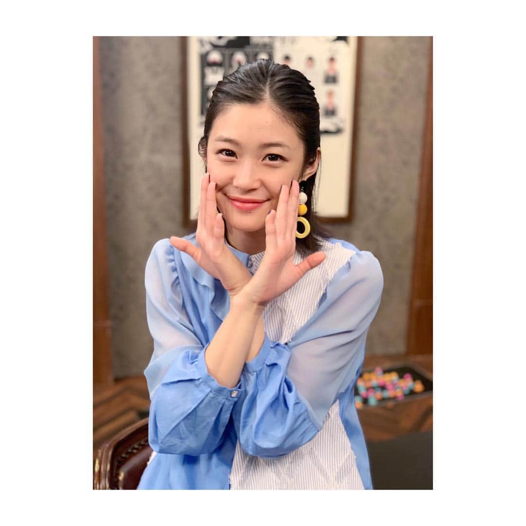 加村真美のインスタグラム：「2018年お世話になったみなさん、応援してくださったみなさんありがとうございました✨ .  出会いに感謝です！！ 来年も楽しんで頑張ります！ .  そしていつもたくさんのコメントやいいね嬉しいです❣️励みになります❣️ありがとうございます❣️ .  2019年もよろしくお願いします！！ .  #加村真美 #instagram」