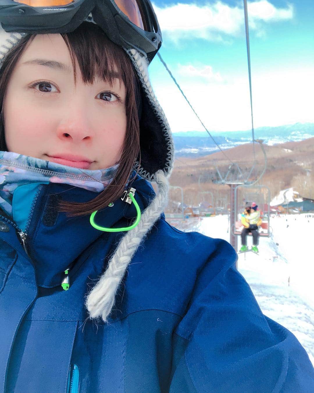 黛英里佳さんのインスタグラム写真 - (黛英里佳Instagram)「毎年恒例甥っ子たちとスキーに行ってきました😊 毎年成長が感じられる貴重な時間😍 楽しかったなぁ☺️💕 ・ いよいよ2018年も終わりですね😊 今年も応援してくださったみなさま、本当にありがとうございました😆 良いお年をお迎えください☺️💕」12月31日 20時54分 - erikamayuzumi_official