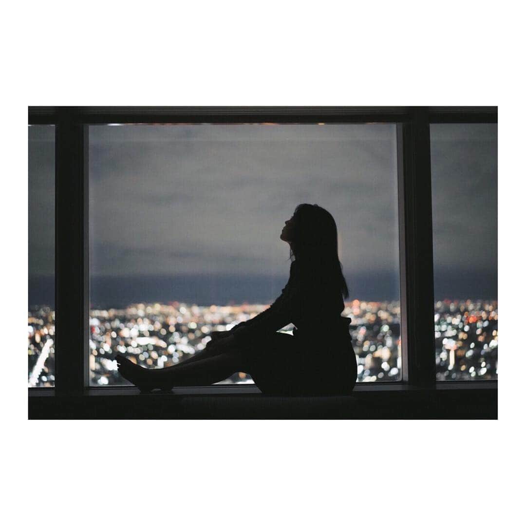 鷲尾伶菜さんのインスタグラム写真 - (鷲尾伶菜Instagram)「2018年 幸せでしたありがとう、  CDTV頑張ります👩🏻 #cdtv #2018」12月31日 21時48分 - reina.washio.official