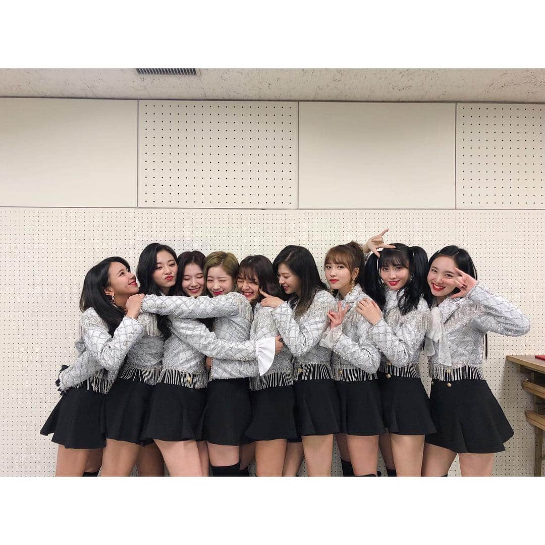 TWICE JAPANさんのインスタグラム写真 - (TWICE JAPANInstagram)「‪「第69回NHK紅白歌合戦」、2年連続紅白のステージでパフォーマンスが出来て本当に楽しかったです！2018年もONCEとの素敵な思い出でたくさん染まりました。本当にありがとうございました♡‬ #TWICE #IWANTYOUBACK #BDZ #NHK紅白‬」12月31日 23時52分 - jypetwice_japan