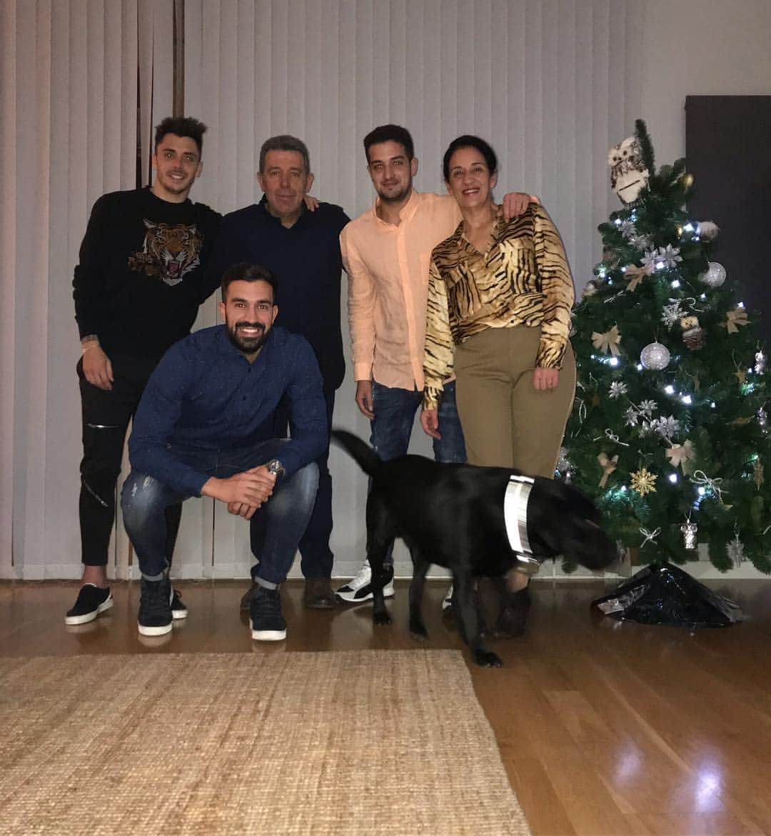 フェルナンド・パチェコのインスタグラム：「Feliz año 2019 a todos!! 🎊🎉🎊🎉」