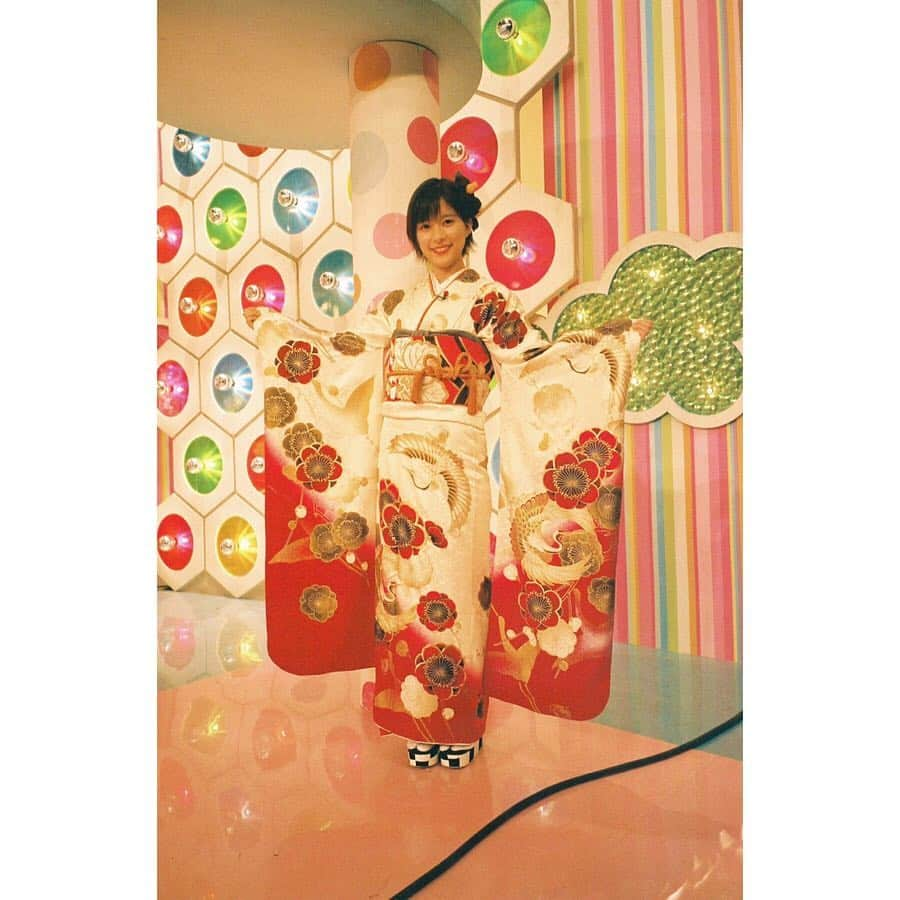 芳根京子さんのインスタグラム写真 - (芳根京子Instagram)「あけましておめでとうございます！  今年もよろしくお願いします☺︎ #film  #2019  #笑神様は突然に... #放送中です」1月1日 9時35分 - yoshinekyoko