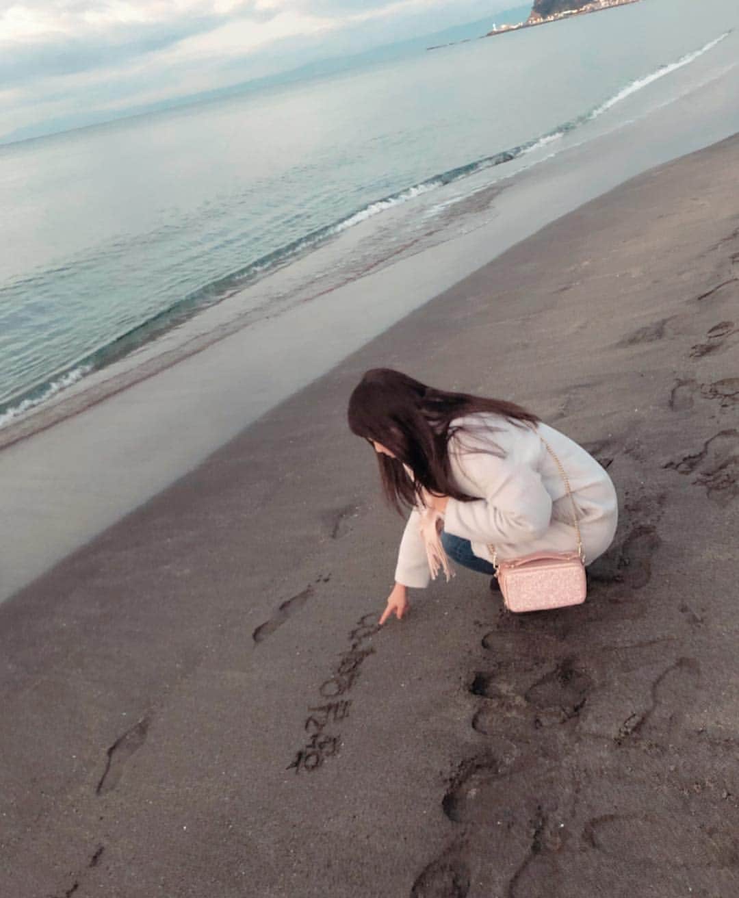 オジク のインスタグラム：「한길오빠♡👈🏻💕 @zick_jasper 💗 2019년도 변함 없이 오빠만 사랑할게용💋 만나지못해도 슈리를 잊지마세요🥺💭」