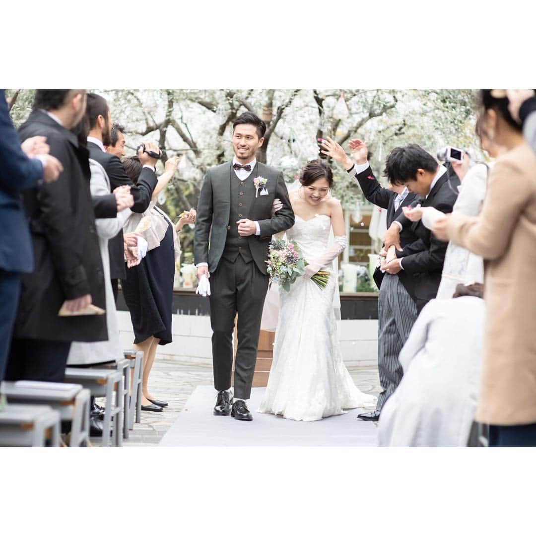 lso_wdさんのインスタグラム写真 - (lso_wdInstagram)「produced by @life_style_order Groom's costume... . . #結婚式#新郎#新郎衣装#新郎コーデ#タキシード#ウエディングスーツ#花嫁#プレ花嫁#ハワイ#ハワイウエディング#結婚準備#花嫁準備#ウエディングニュース#ウエディングドレス#結婚式準備#2019春婚#2019夏婚 #2019秋婚 #wedding#groom#lso_wd」1月1日 10時38分 - lso_wd