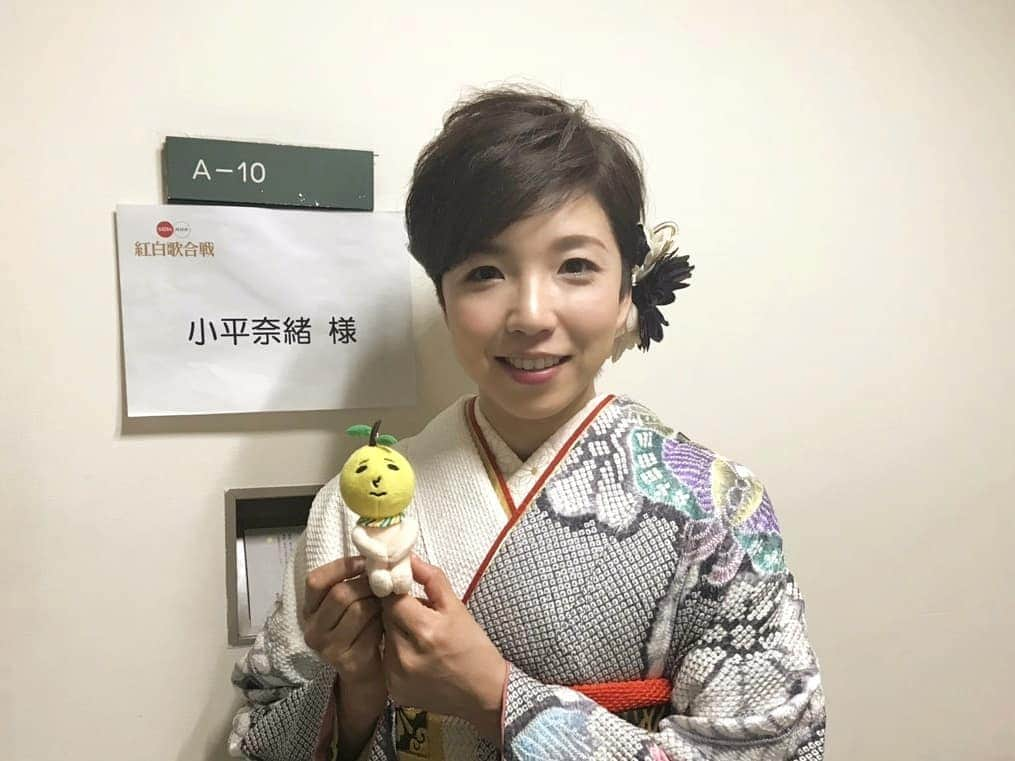 小平奈緒さんのインスタグラム写真 - (小平奈緒Instagram)「2019年、今年もよろしくお願いいたします😊🍀 紅白歌合戦、エネルギーに満ち溢れた場所で貴重な経験をさせていただきました🙏‼️ ゆずのお兄様方の弾き語り🍊、同世代でもあるセカオワの皆さんの生サザンカ😌💓、Superfly越智さんの華奢な身体から生み出される芯のある歌声🔥、aikoさんの涙😭✨、いきものがかりの集牧🐄渡辺直美さんの迫力😆💦💓 番組を作り出す裏方さんたちの活躍🎧🎥 心動かされっぱなしでした💓 人には得意不得意があるけれど、得意なことで誰かのために、そして自分のために、一生懸命になれるってとても幸せなことですね✨ いつかまたパワーをいただいたアーティストの皆さんにお会いできる日を夢見て、現実に戻り練習頑張ります👊 #HappyNewYear2019 #紅白歌合戦2018 #藤娘きぬたや」1月1日 11時16分 - nao.kodaira