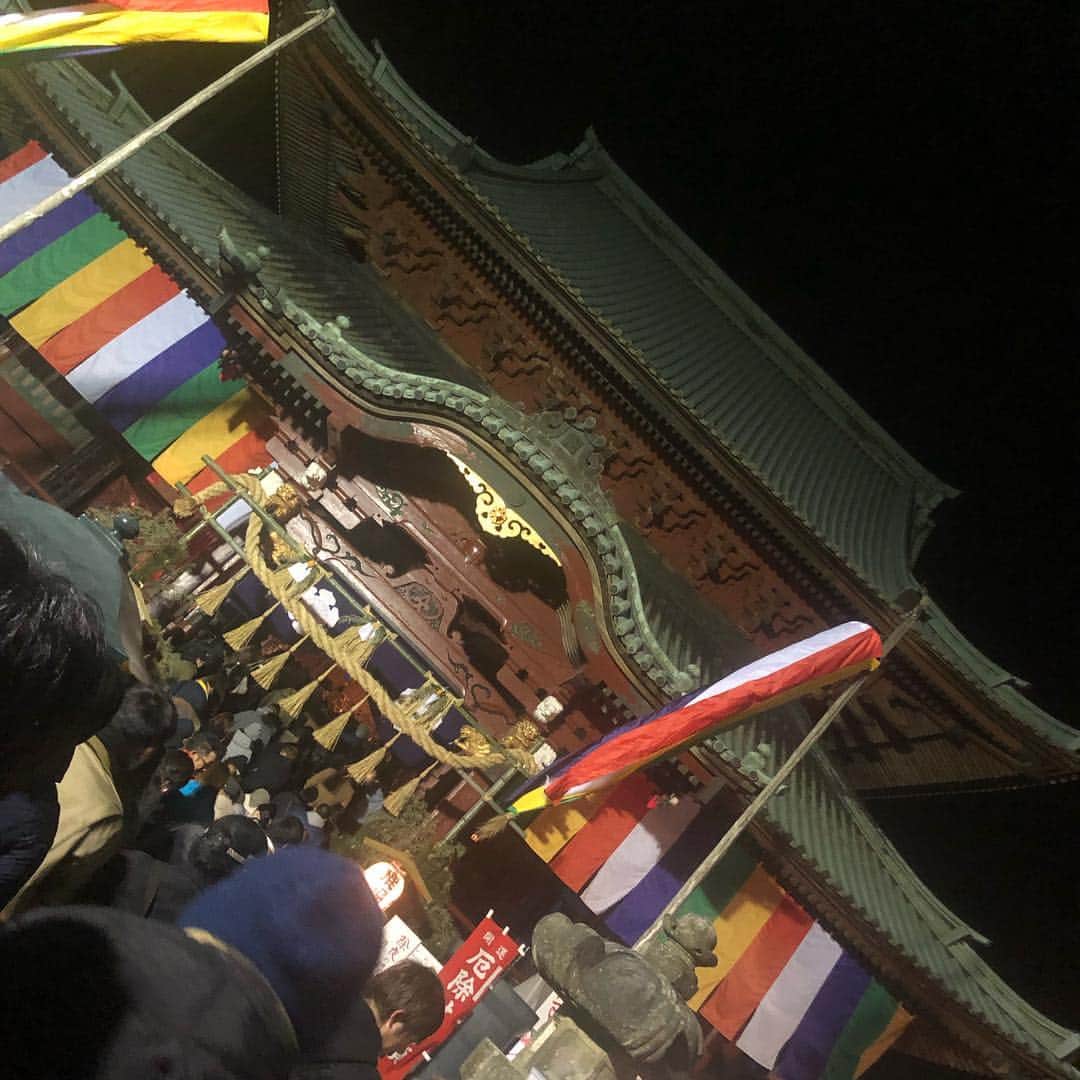 今西由記（ゆきぴ）のインスタグラム：「毎年恒例高校のいつメンでお送りします。 #2019 #初詣 #鹿野山神野寺  #今年の運勢 #中吉 #2019初飲み  #ドライバーは仮眠 #日の出を待つ男たち #初日の出 #20kg太った #デブ熊 #ばんや #ばんや大漁丼」