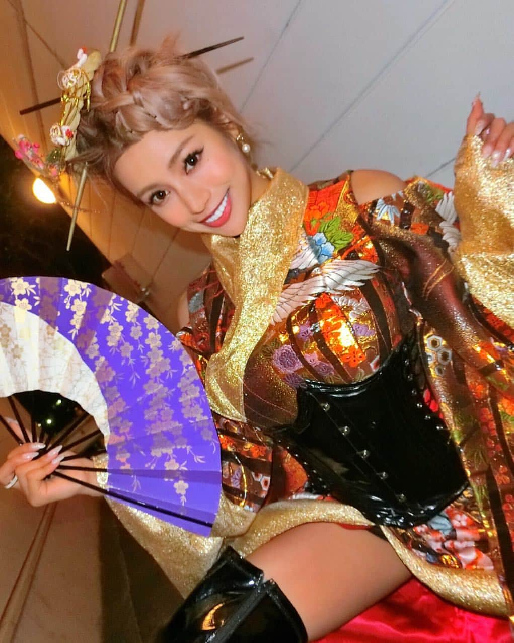 丹野珠里さんのインスタグラム写真 - (丹野珠里Instagram)「明けました🎍 今年もCYBERJAPAN ＆ JUNON 宜しくお願い致します★ : 初のカウントダウンで幸せでした❤️ 暫くOffなのでどこか行こうかな🌅⛩ : おみくじ 何吉だった？？🥺？？ : #cyberjapan #cyberjapandancers #cjd_junon #junon #gogodancer #dance #costume #japanesegirl #kimono #club #edm #ageha #countdown #サイバージャパン #サイバージャパンダンサーズ #ジュノン #ゴーゴーダンサー #クラブ #新木場ageha #カウントダウン#着物 #お正月 #どこいこ」1月1日 16時41分 - cjd_junon