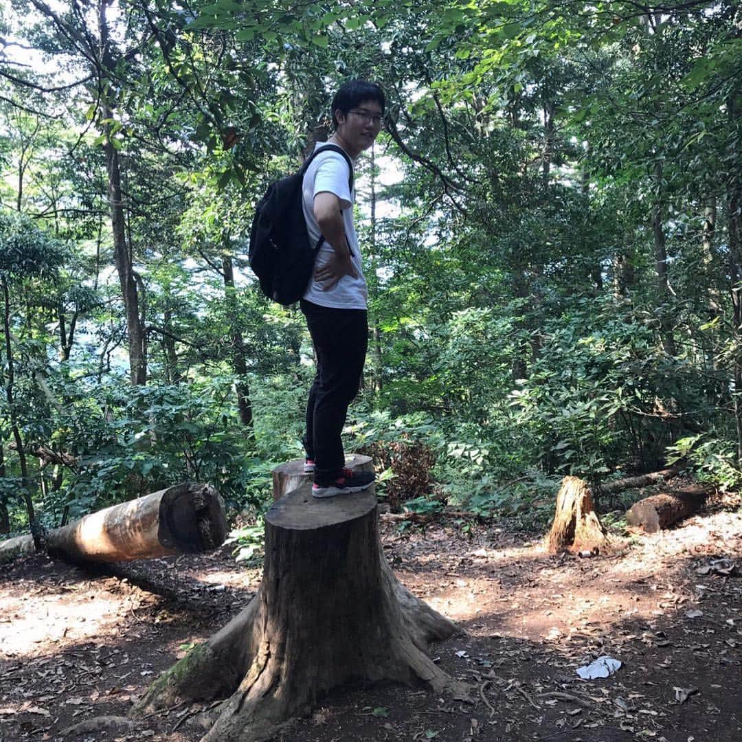 のインスタグラム：「あけましておめでとうございます。 昨年はABCお笑いグランプリで優勝できて、最強年でした。 今年もABCお笑いグランプリ優勝します。」