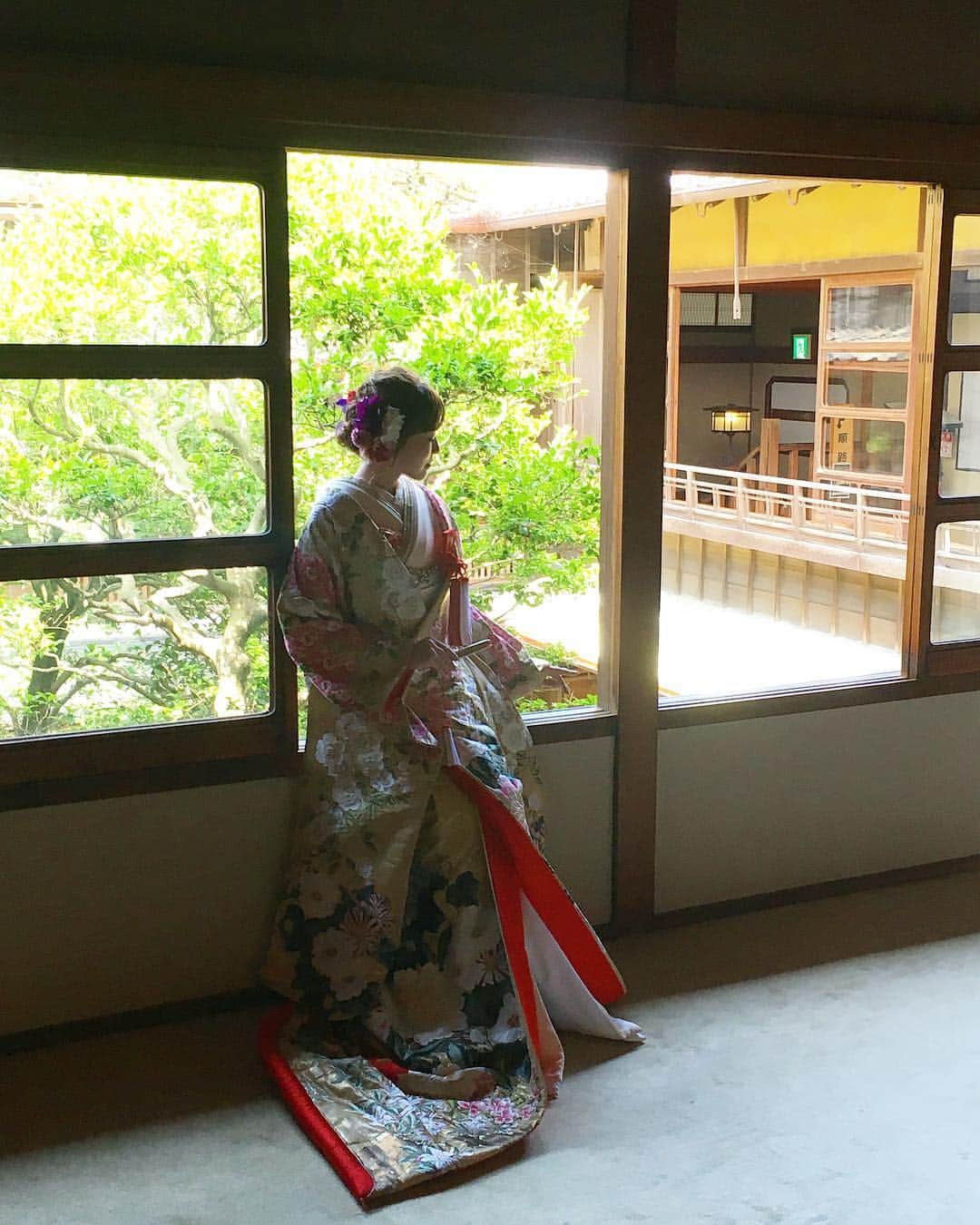 藤川沙弥のインスタグラム：「謹賀新年🎍﻿ 明けましておめでとうございます🌅﻿ ﻿ 今年は節目の年なので﻿ 自分の人生にとって、﻿ ターニングポイントになれるような﻿ 躍動の一年にしたいです🏃‍♀️💨﻿ 去年よりも丁寧に﻿ お仕事もプライベートも走り続けよう‼︎﻿ ﻿ 皆様今年もどうぞ﻿ 宜しくお願い致します🙇🏻‍♀️‼️﻿ ﻿ ﻿ ﻿ 2019.01.01」