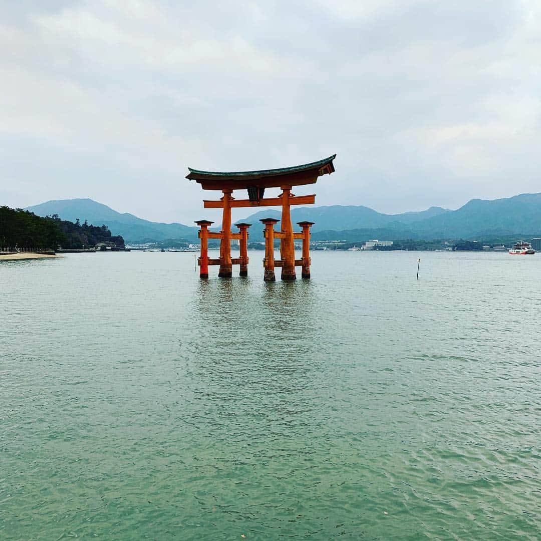 石川啓人のインスタグラム：「明けましておめでとうございます⛩  しっかり怪我治して頑張ります！ #宮島 #出雲大社 #2019」