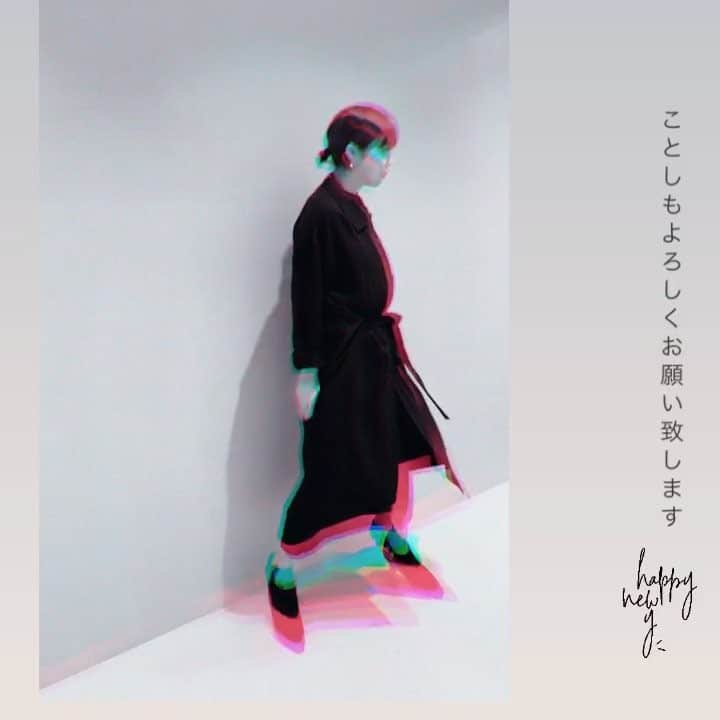 MEGのインスタグラム：「#元旦 #年賀 #carolinaglaser」