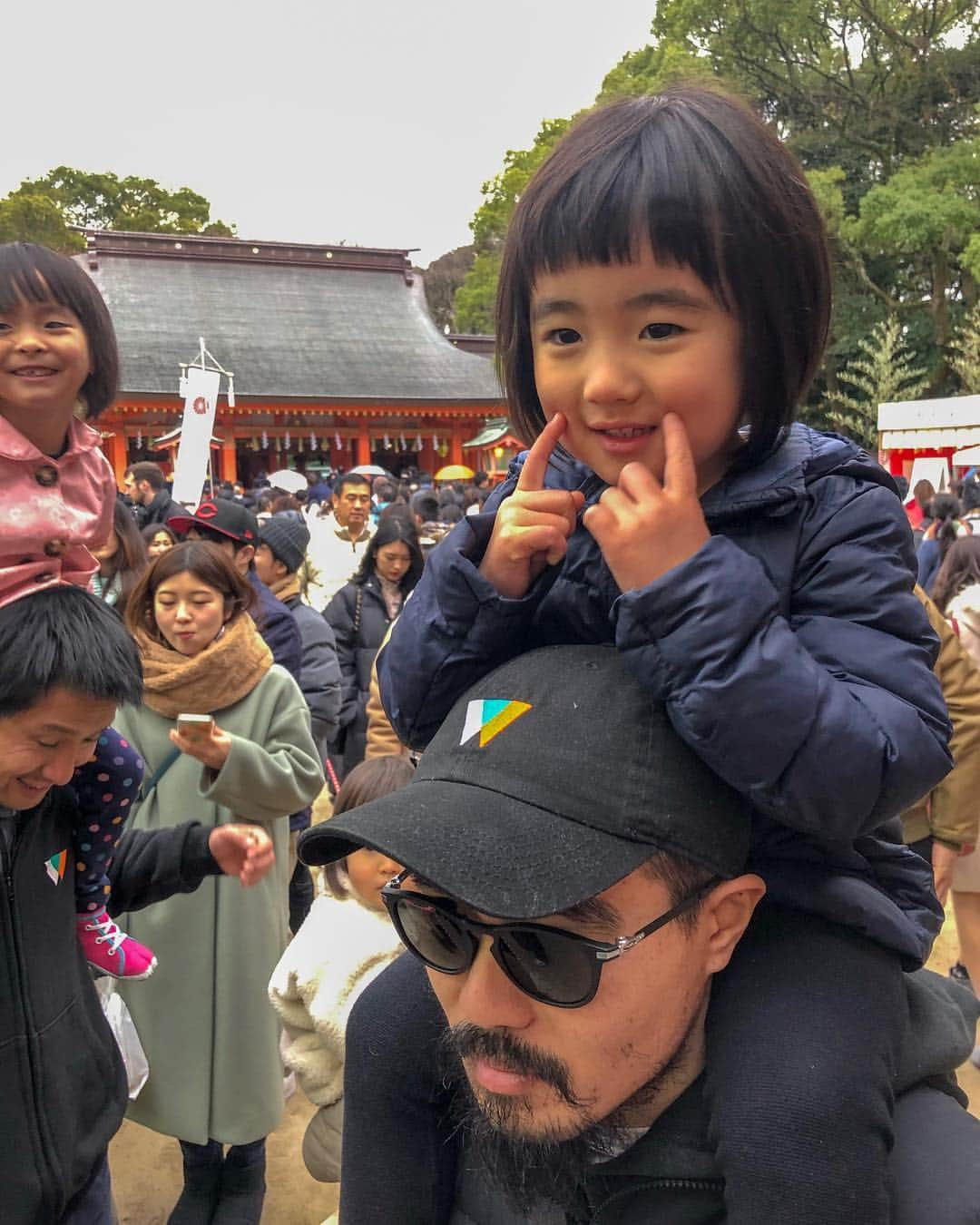 青木康平さんのインスタグラム写真 - (青木康平Instagram)「新年明けましておめでとうございます⛩ 新年初シュートは👍👍👍 初3pも👌👌👌 ハーフコートシュート勝負も😜 今年もいい年にしたい！！ 今年の漢字は、「禮(れい)」。 礼に始まり礼におわる。 何事にも謙虚に、周りの感謝も忘れないと言う気持ちを込めました🙇  今年もよろしくお願いします🙇🙇🙇 #2019#シュートだけ絶好調#良いお今年を！by音錬」1月1日 18時15分 - cohey11