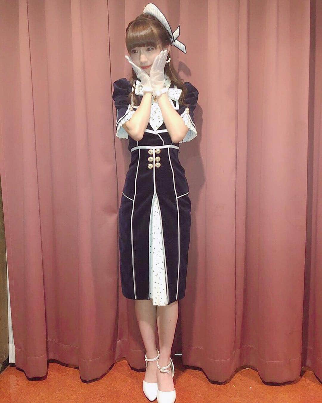 荻野由佳さんのインスタグラム写真 - (荻野由佳Instagram)「紅白歌合戦衣装です👗 タイトスカート可愛い！ これ着る前 ご飯食べすぎてスカート履いた時辛かったーーー笑笑！🤣 #NGT48 #NGT #niigata #idol #japaneseidol #japanesegirl #unknownjapan #紅白歌合戦 #AKB48」1月1日 20時15分 - ogiyuka_ippaiwarae216
