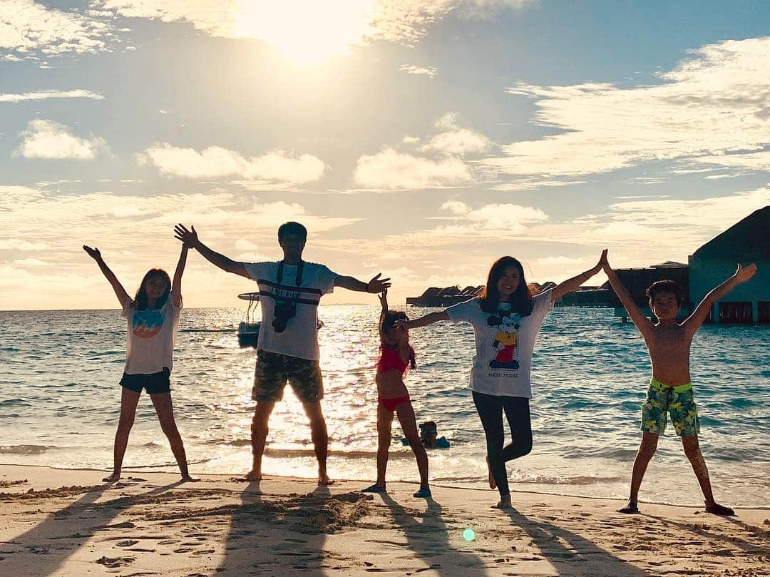 岩隈久志のインスタグラム：「Happy New Year! 2019年もどうぞよろしくお願い致します！ 日本球界に復帰する本年、チームやファンの皆さんの為にベストを尽くします。 2019年も皆さんにとって素晴らしい１年になる事を願っています(*^^*)」