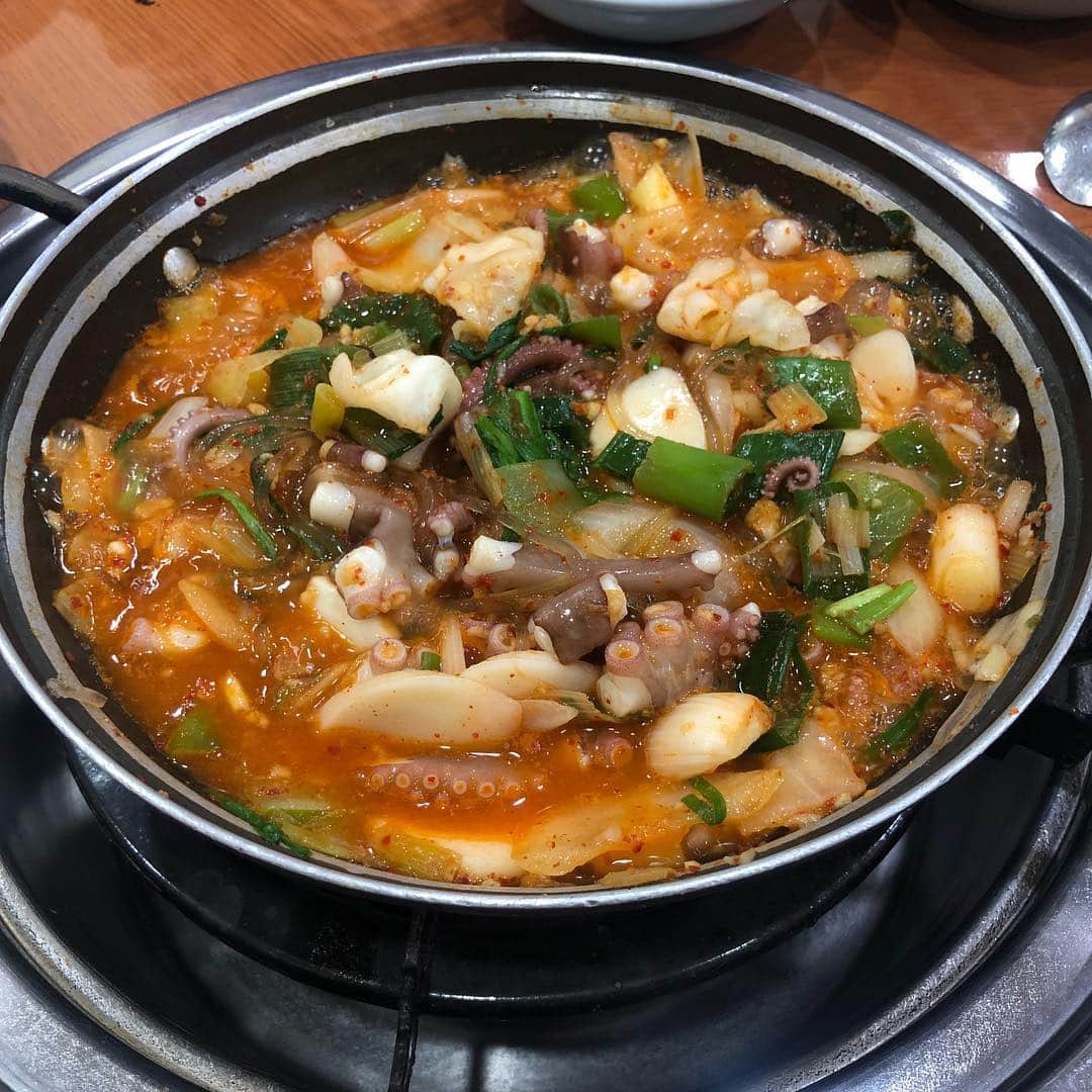 中田翔さんのインスタグラム写真 - (中田翔Instagram)「韓国最高やった！！ かなり寒かったけど食べ物うますぎ！！韓国行くメインはやっぱ飯やな！！ #韓国#中田翔#海鮮市場」1月2日 17時03分 - shonakata_official