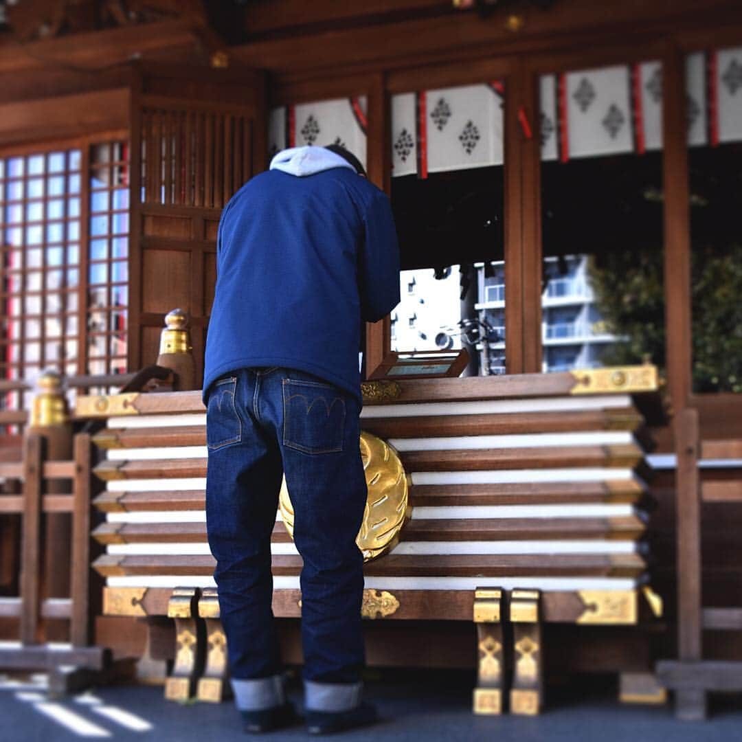 EDWINさんのインスタグラム写真 - (EDWINInstagram)「#神社とエドウイン At Hatsumoude, we wish New Year’s health, happiness, and so on. #初詣 #hatsumoude  #edwin #エドウイン #japantraditional」1月2日 16時30分 - edwin_japan