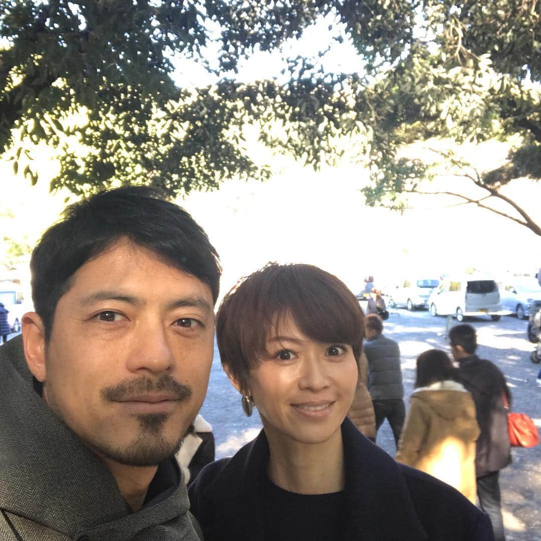 畑野ひろ子のインスタグラム：「毎年恒例、護国神社へ初詣。 明けましておめでとうございます。 本年もよろしくお願いいたします。  #初詣 #静岡 #護国神社 #2019」