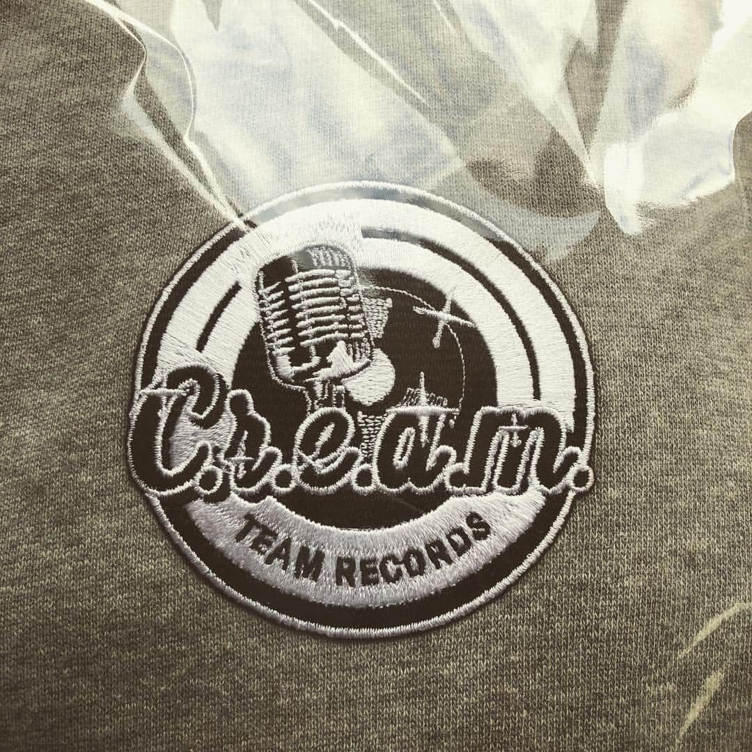 クリームチームレコードさんのインスタグラム写真 - (クリームチームレコードInstagram)「Happy new year, All the MCs,Singers,Beatmakers. #creamteamrecords #creamteamwear #渋谷 #hphop #日本語ラップ #90年代 #アパレル #ファション #90shiphop #hiphop #fashion #japan #ファッション #モデル #model #tokyo #shibuya #japanese #東京 #oldschoohiphop #90srap #hiphoplegend #音楽 #90年代ヒップホップ #ミュージック #ラップ #レコード #レーベル」1月2日 12時21分 - creamteamrecords