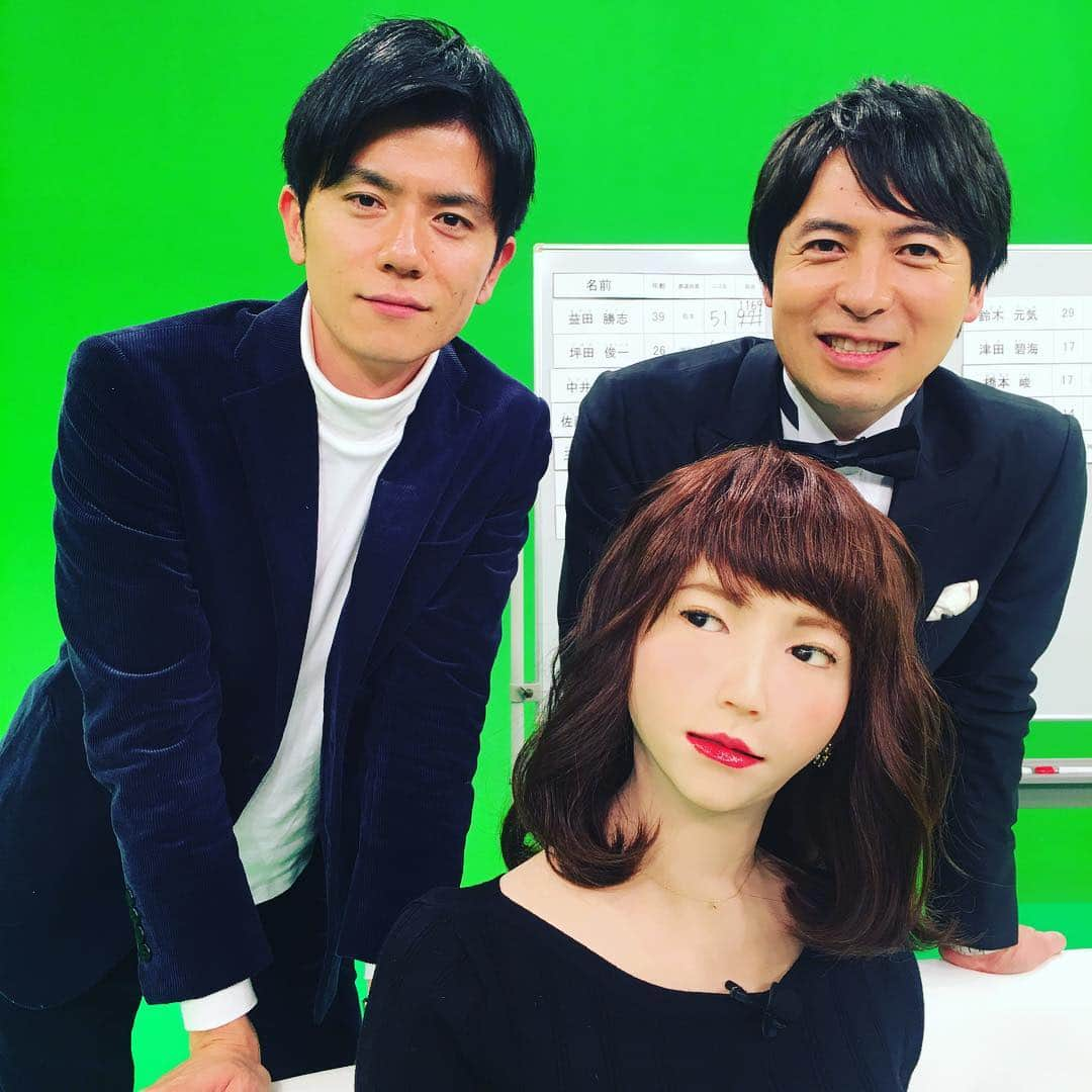 青木源太さんのインスタグラム写真 - (青木源太Instagram)「とっくりと、 タキシードと、 アンドロイド。  #アナウンサー #アンドロイドアナウンサー #青木源太 #桝太一 #源太一 #とっくり #とっくりおじさん」1月2日 17時23分 - aoki.genta