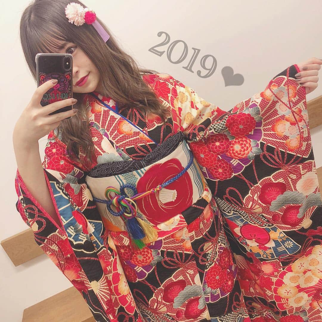 冨吉明日香さんのインスタグラム写真 - (冨吉明日香Instagram)「. あけましておめでとうございます🎈 2019年もよろしくお願いします🎈 . 今年のお正月休みは 実家に帰ってきてます☺︎ 少しの間だけどのんびり過ごそう〜」1月2日 19時45分 - tomiyoshi_920