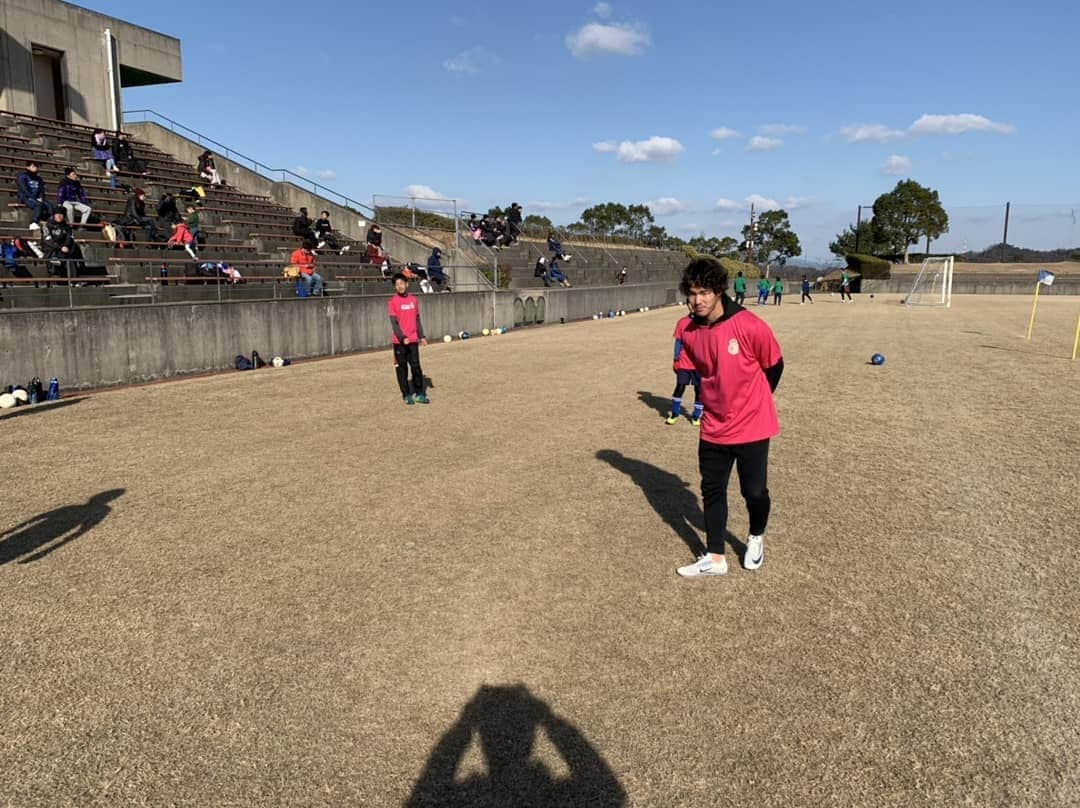 實藤友紀さんのインスタグラム写真 - (實藤友紀Instagram)「徳島ニューイヤーサッカーフェスタ2019に参加しました😁👍子供たちとのふれあいは本当に新鮮で楽しかったです👍👍自分のチームも優勝したし。笑 そしてなにより徳島出身の元Jリーガー、現役Jリーガー、なでしこリーガーとさまざまなところで活躍している人達とふれあえたことが本当に貴重な時間になりました✨ 今年で９回目のサッカーフェスタ、来年も開催すると思うので徳島のみなさん来てくださいね😄  最後に、サッカーフェスティバルを開催するにあたってボランティアの皆さんに沢山お手伝いをしてもらいました。本当にありがとうございました😌  #森一哉#黒部光昭#平井将生#阿部一樹#實藤友紀#佐々木一輝#丸岡満#中坂勇哉#本田功輝#表原玄太#藤原志龍#藤原広太郎#新堀華波#市瀬菜々#吉田凪沙#ヴォルティス徳島#アビスパ福岡#FCマルヤス岡崎#ジェフユナイテッド千葉#カターレ富山#FCペララーダ#名古屋グランパス#レノファ山口#INAC神戸レオネッサ#ASハリマアルビオン」1月2日 19時55分 - yuki_saneto05