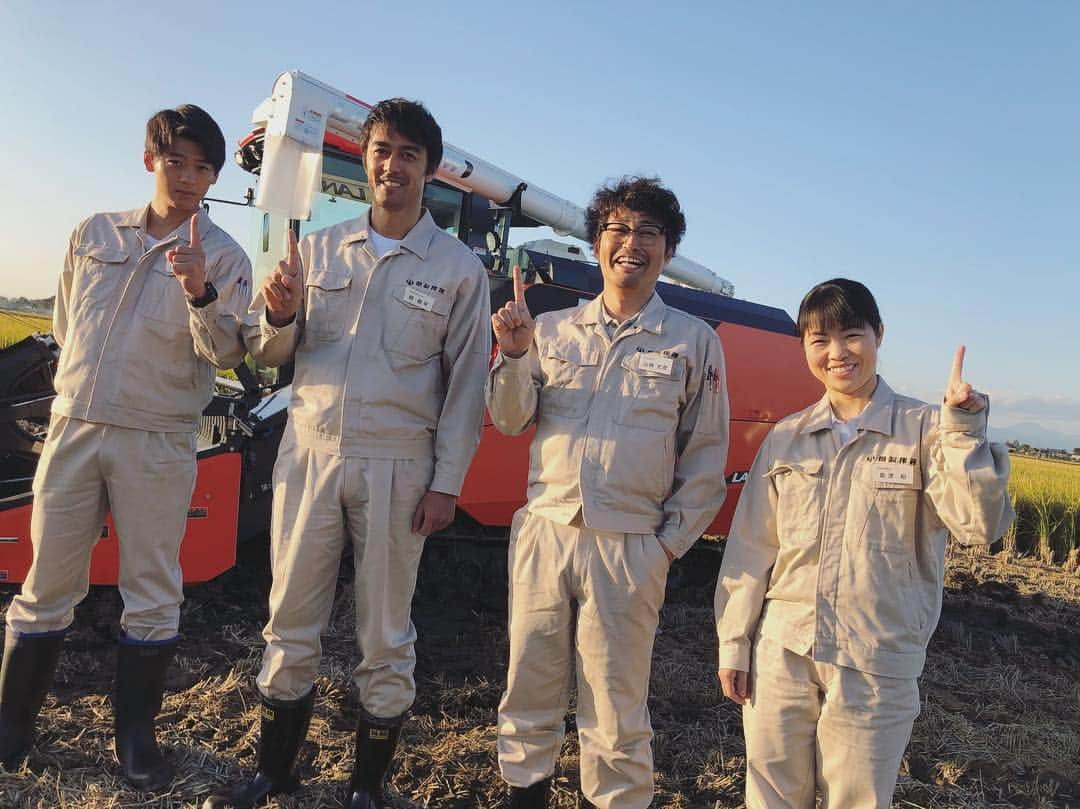 TBS「下町ロケット」のインスタグラム：「‪🎍新春SPまで、あと1時間！🎍‬ ‪佃製作所仲良し4人組ですが、今日は熱い想いがぶつかりあいます。  この中のだれかが佃製作所を離れることにも…！？💥‬ ‪#お正月も下町ロケット #tbs‬ ‪#阿部寛 #竹内涼真 #安田顕 #イモトアヤコ‬」