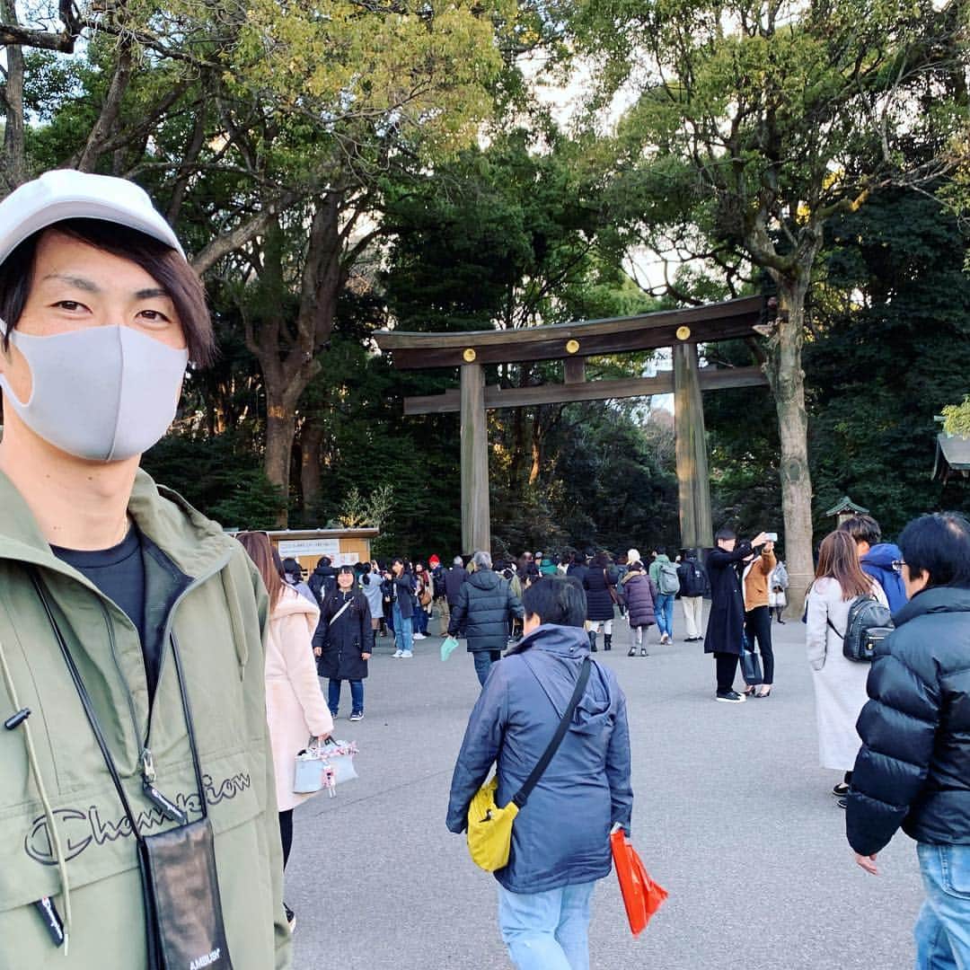 のインスタグラム：「Happy new year🎉 今年も頑張るので応援よろしくお願いします！ Instagramも始めたので、マメじゃないですが更新していきたいと思うのでよろしくお願いします。 * #石川雄洋」